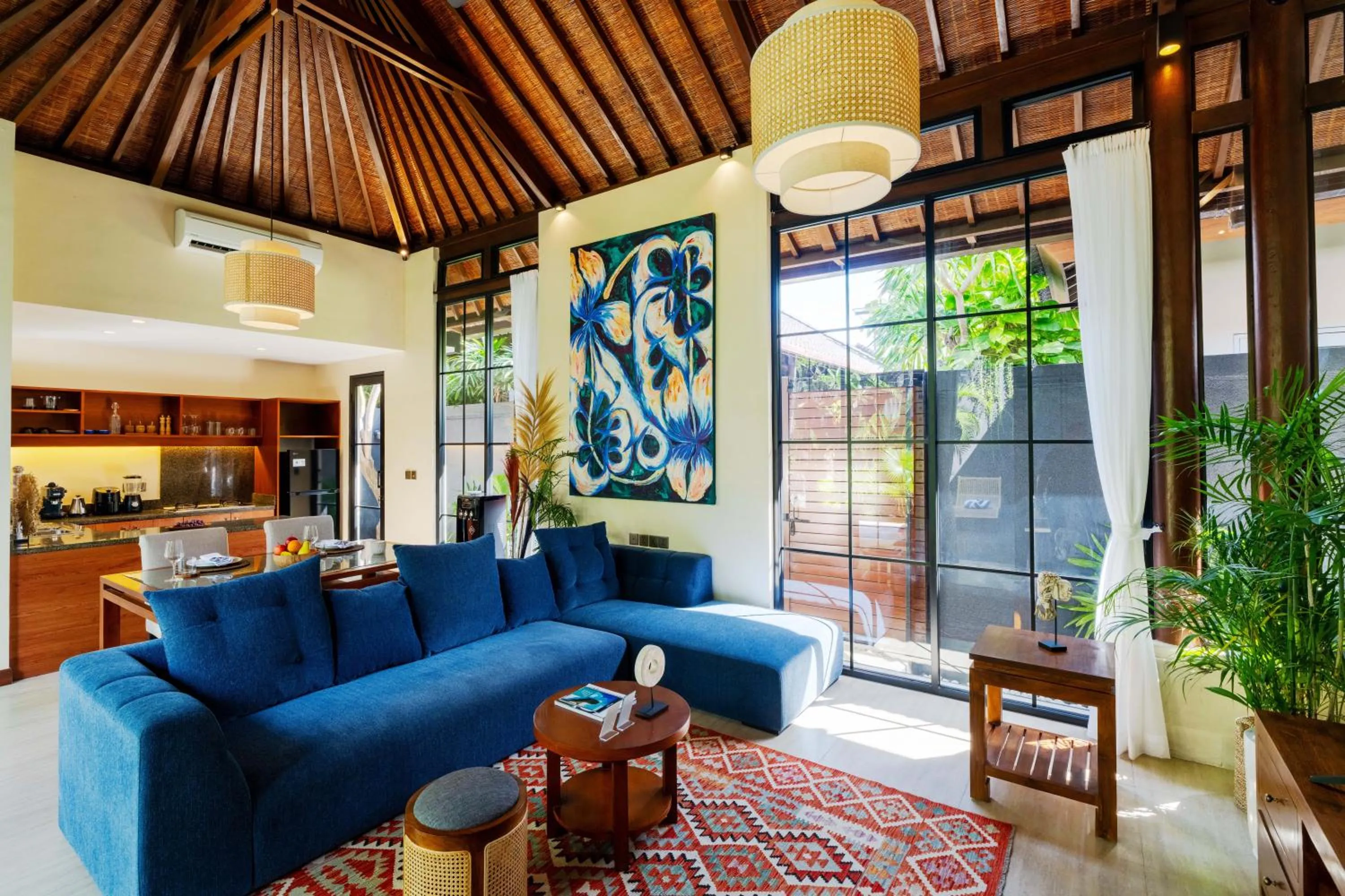 Living room in Boholuma Villas by Pertama Management