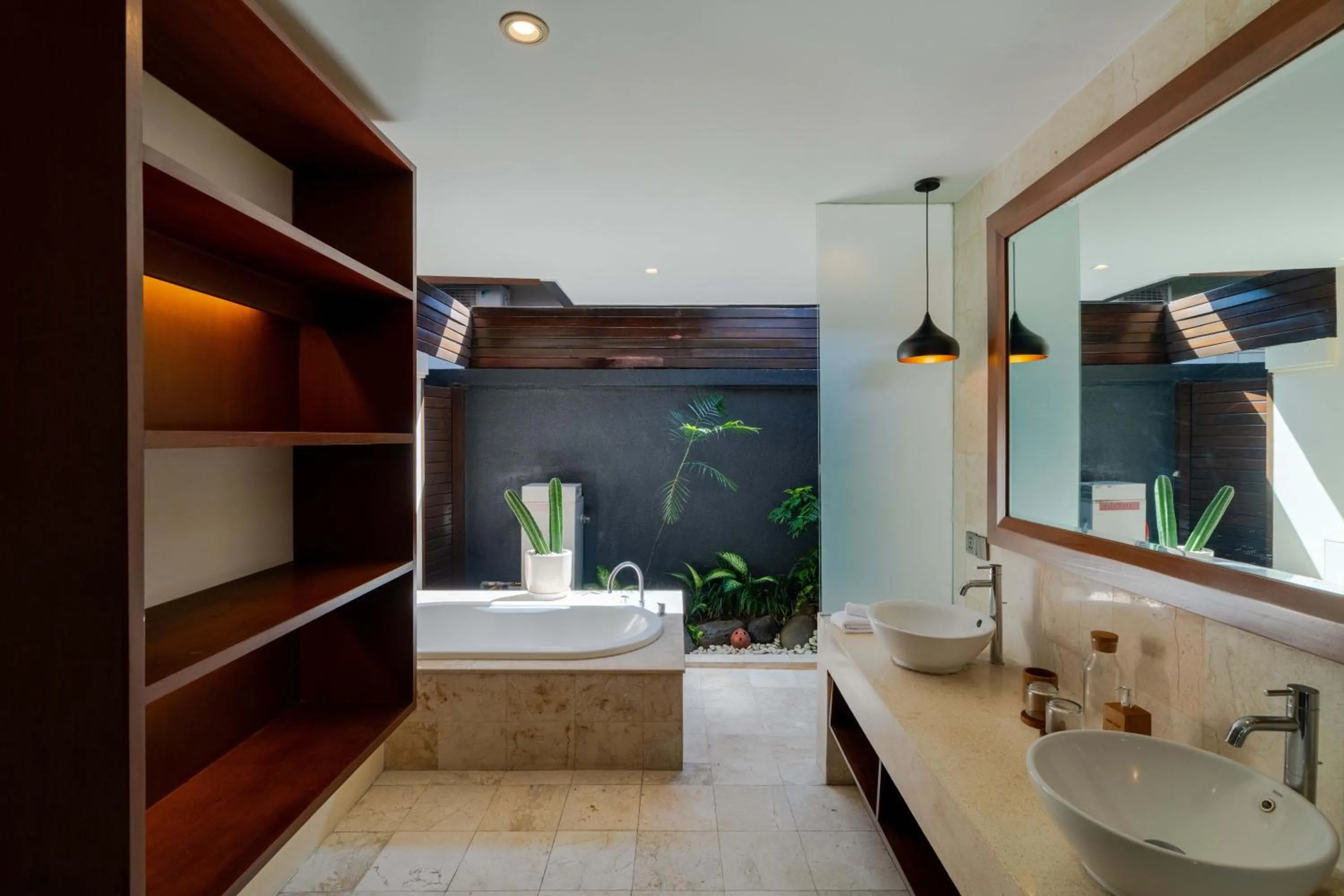Bathroom in Boholuma Villas by Pertama Management