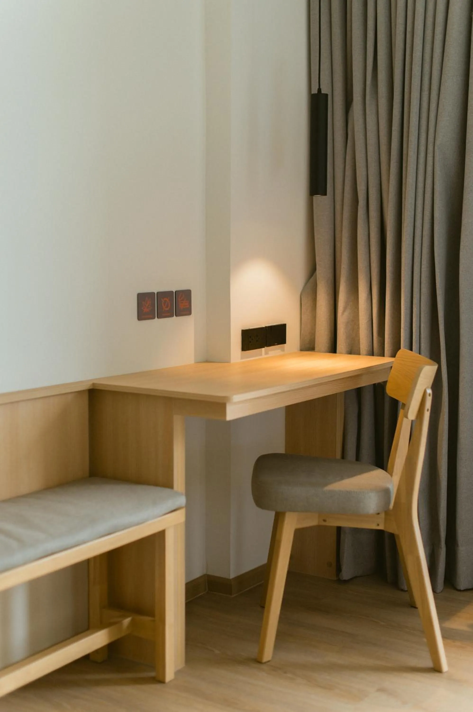 Dining area in PAAK Hotel Suvarnabhumi