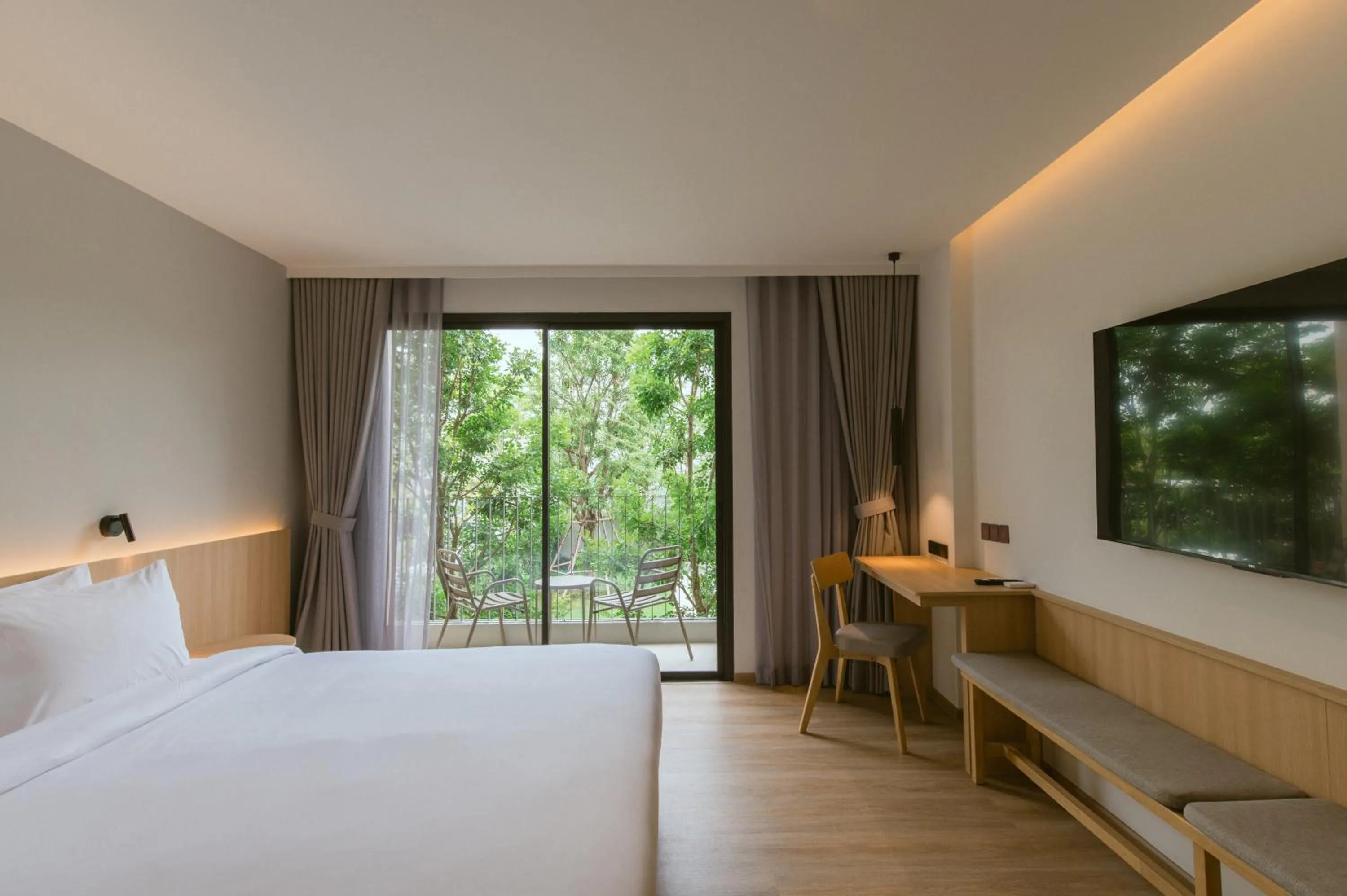 Bed in PAAK Hotel Suvarnabhumi