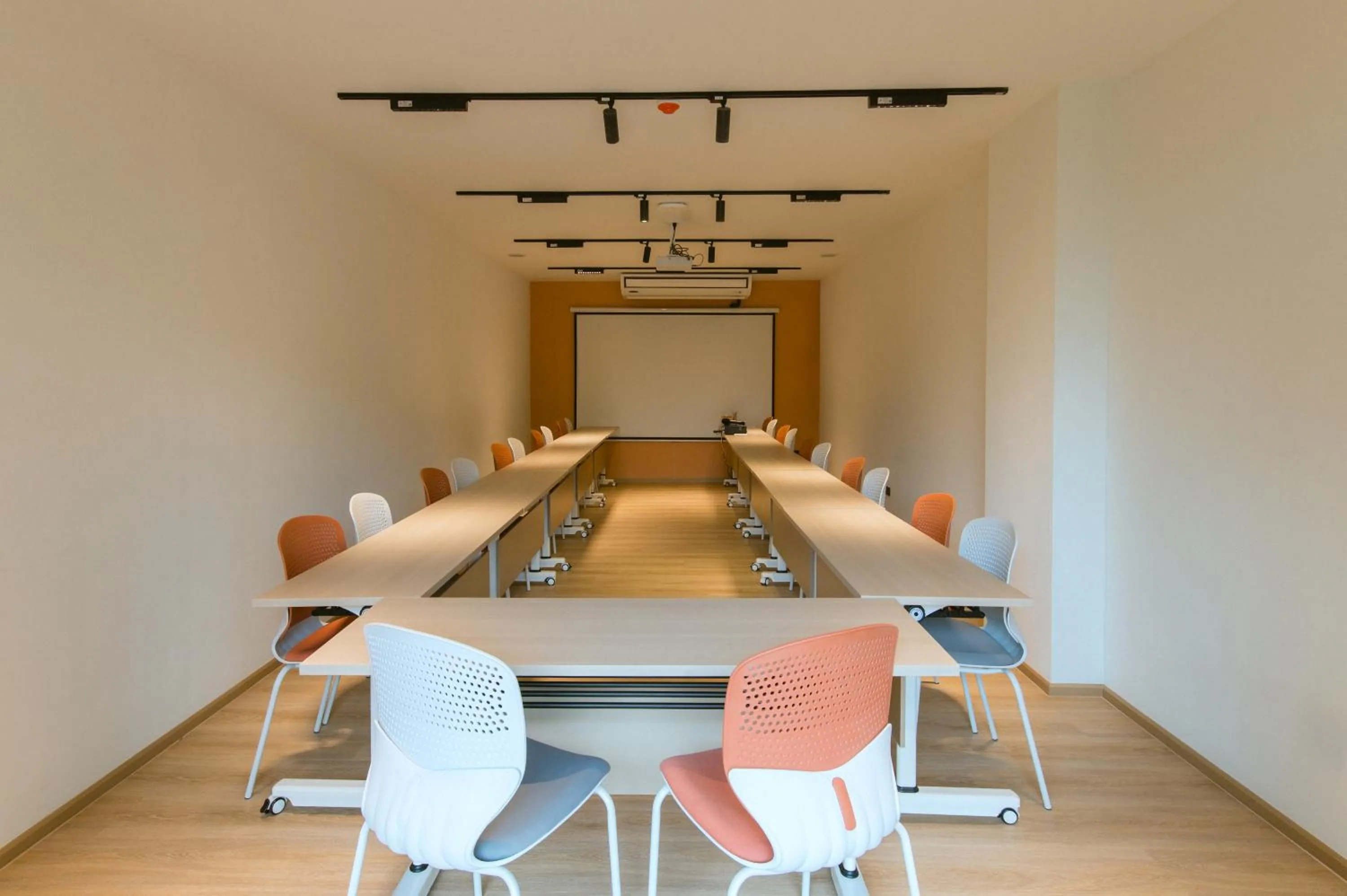 Meeting/conference room in PAAK Hotel Suvarnabhumi
