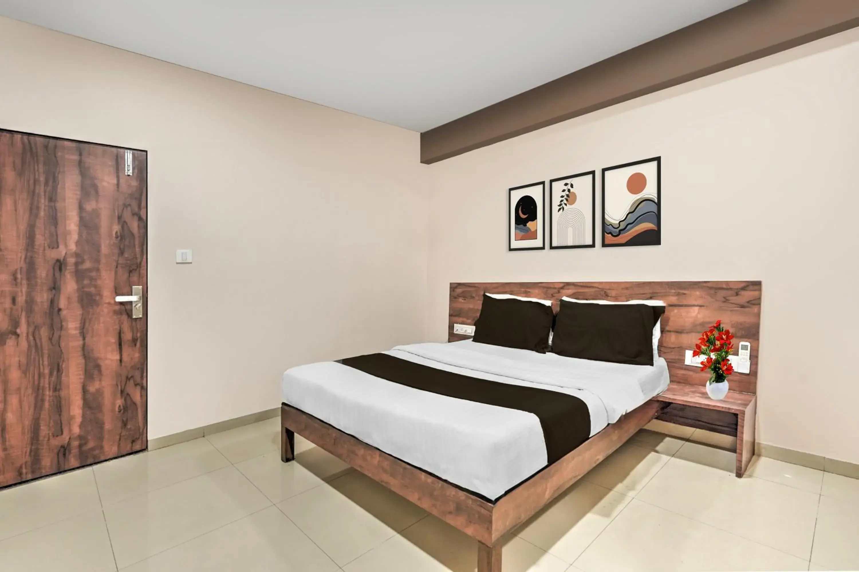 Bedroom, Bed in Super Collection O Palampur Surat Formerly Hotel Royal Paradise Bedroom, Bed in Super Collection O Palampur Surat Formerly Hotel Royal Paradise