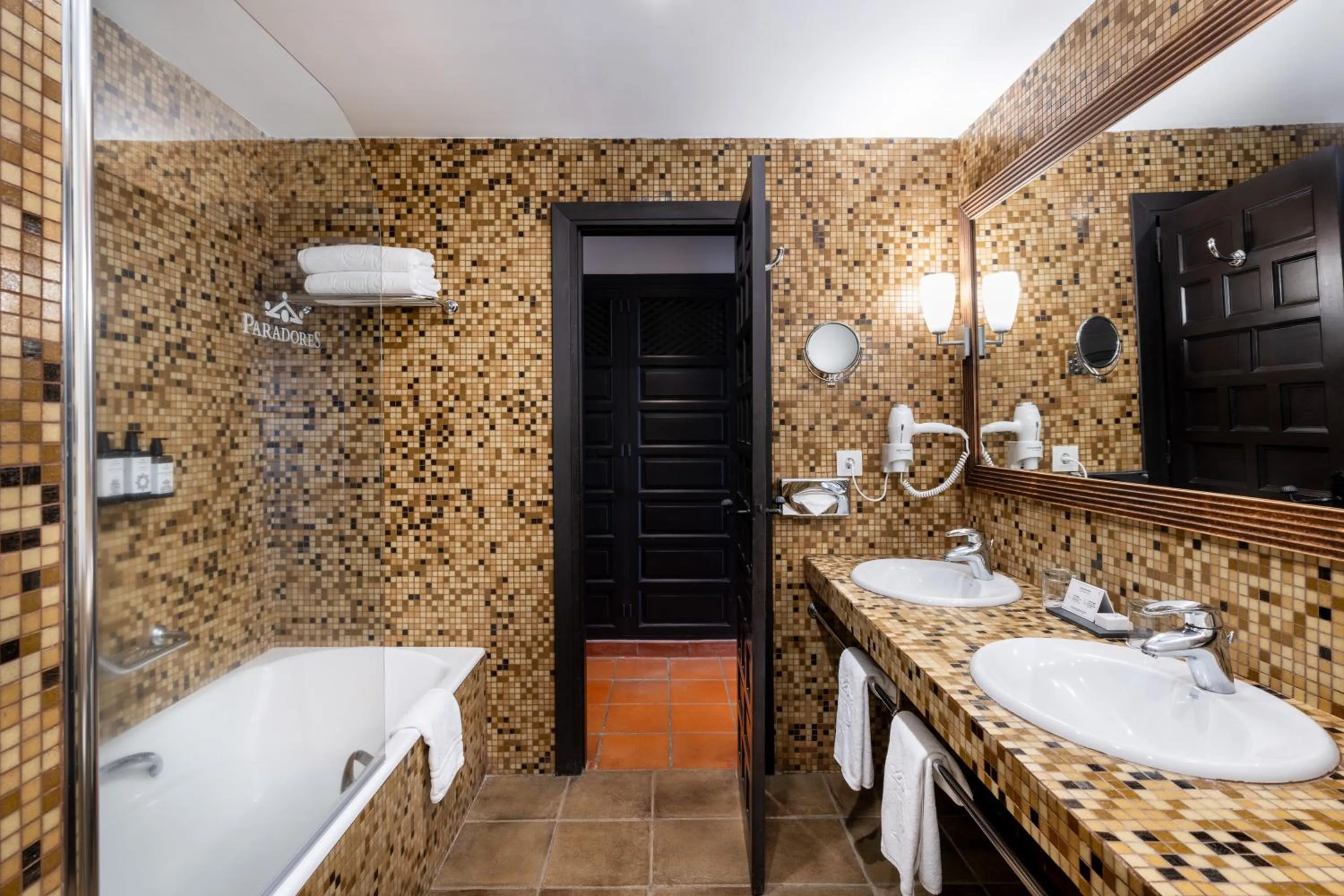 Bathroom in Parador de Trujillo