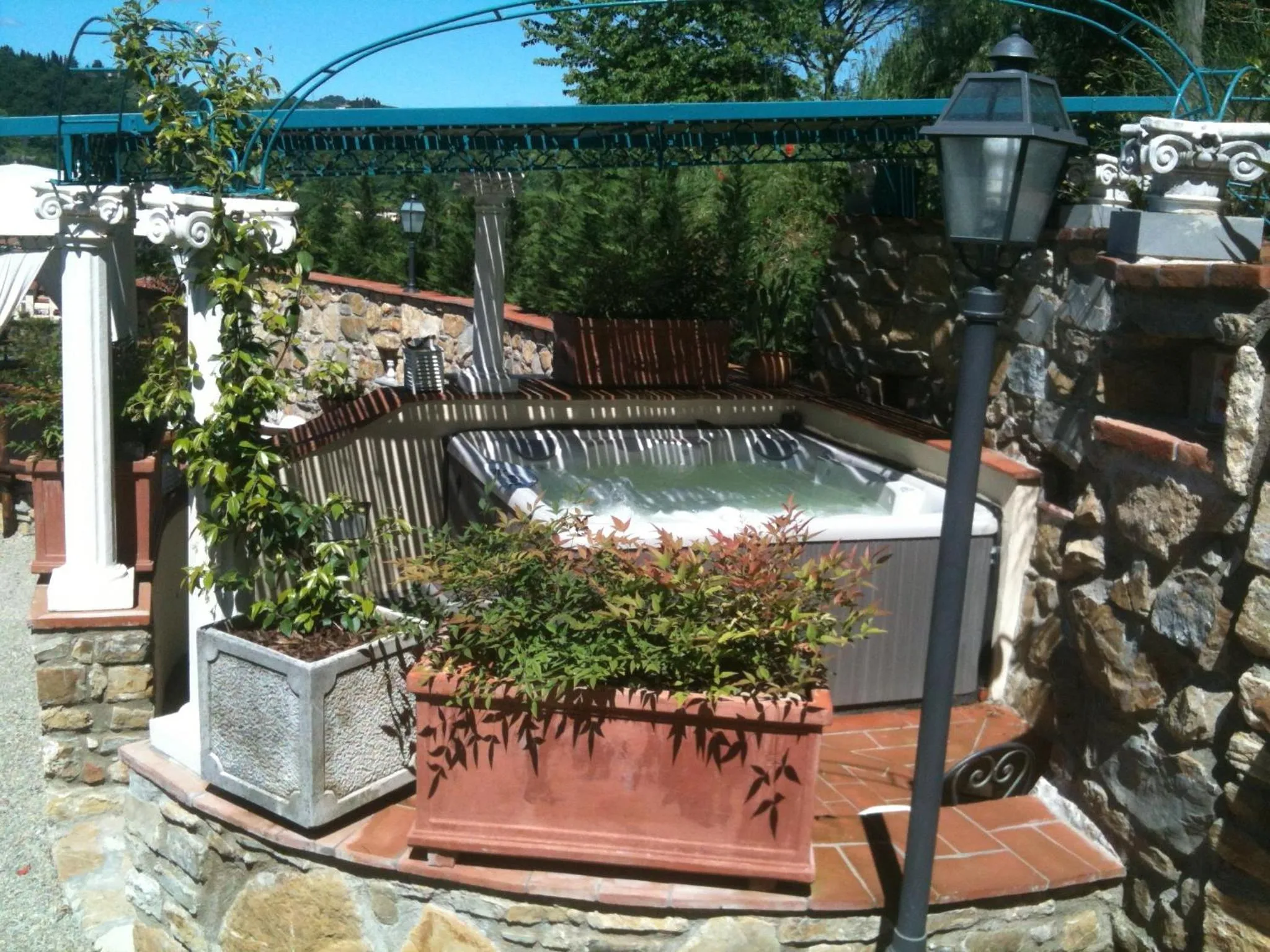 Hot Tub in B&B Pino del Capitano