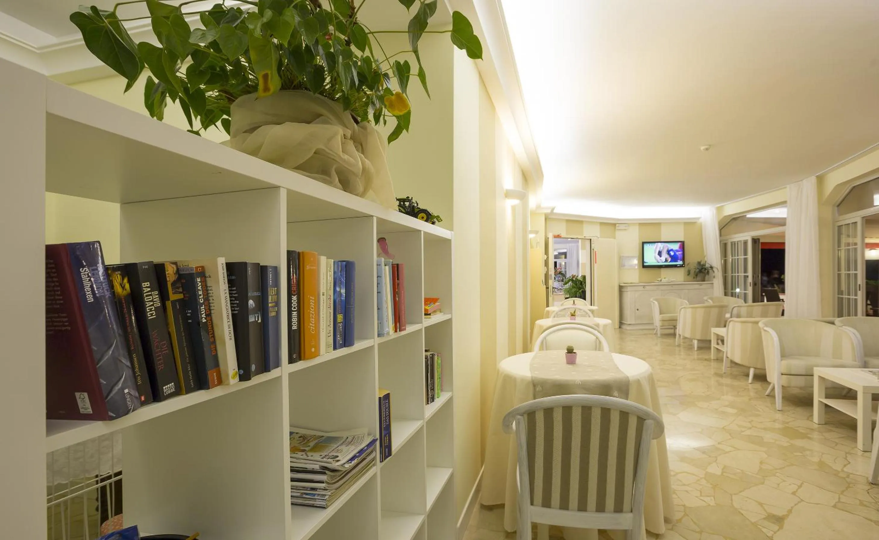 Lounge or bar in Hotel Adria sul Mare