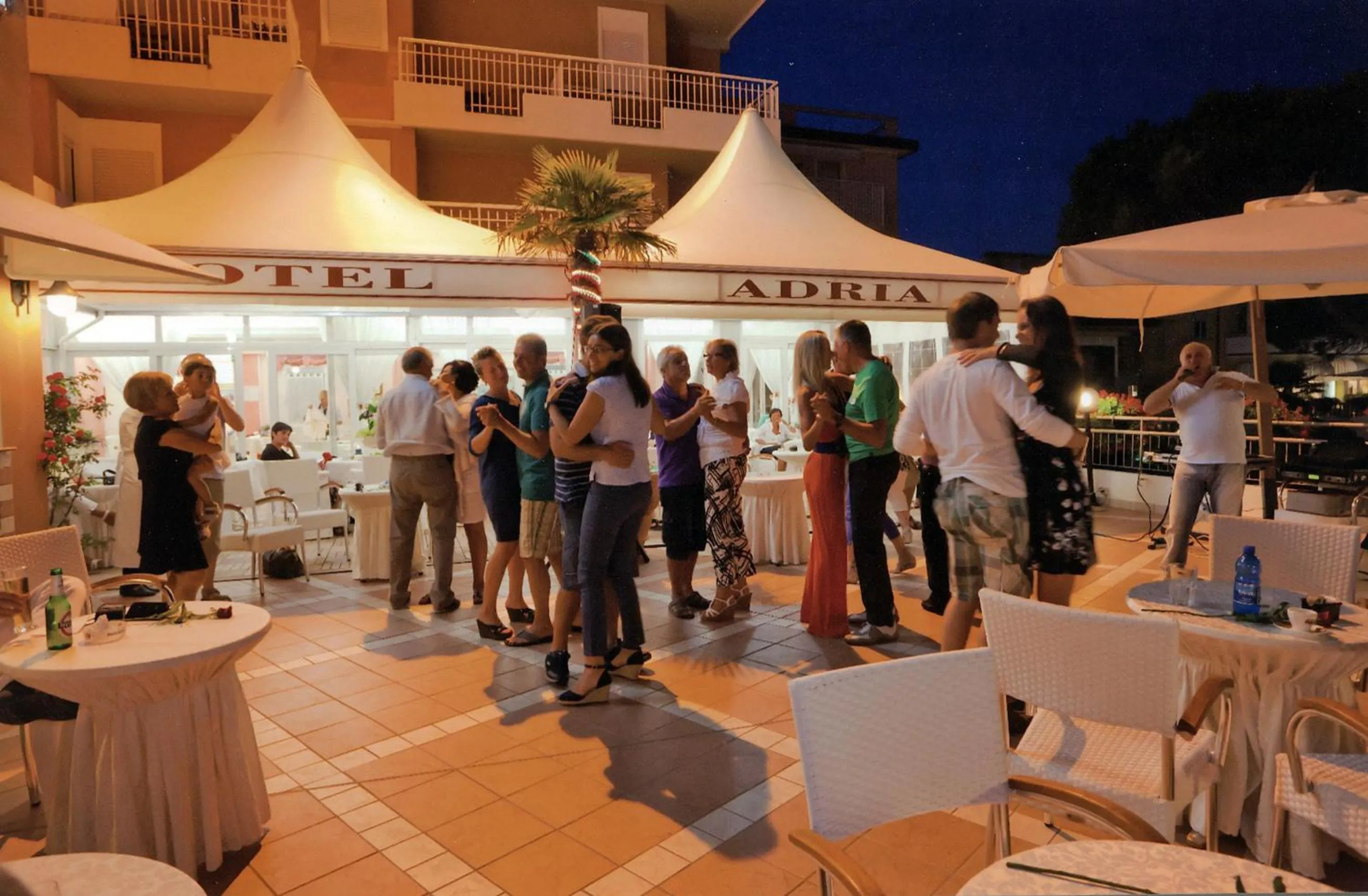 Evening entertainment in Hotel Adria sul Mare