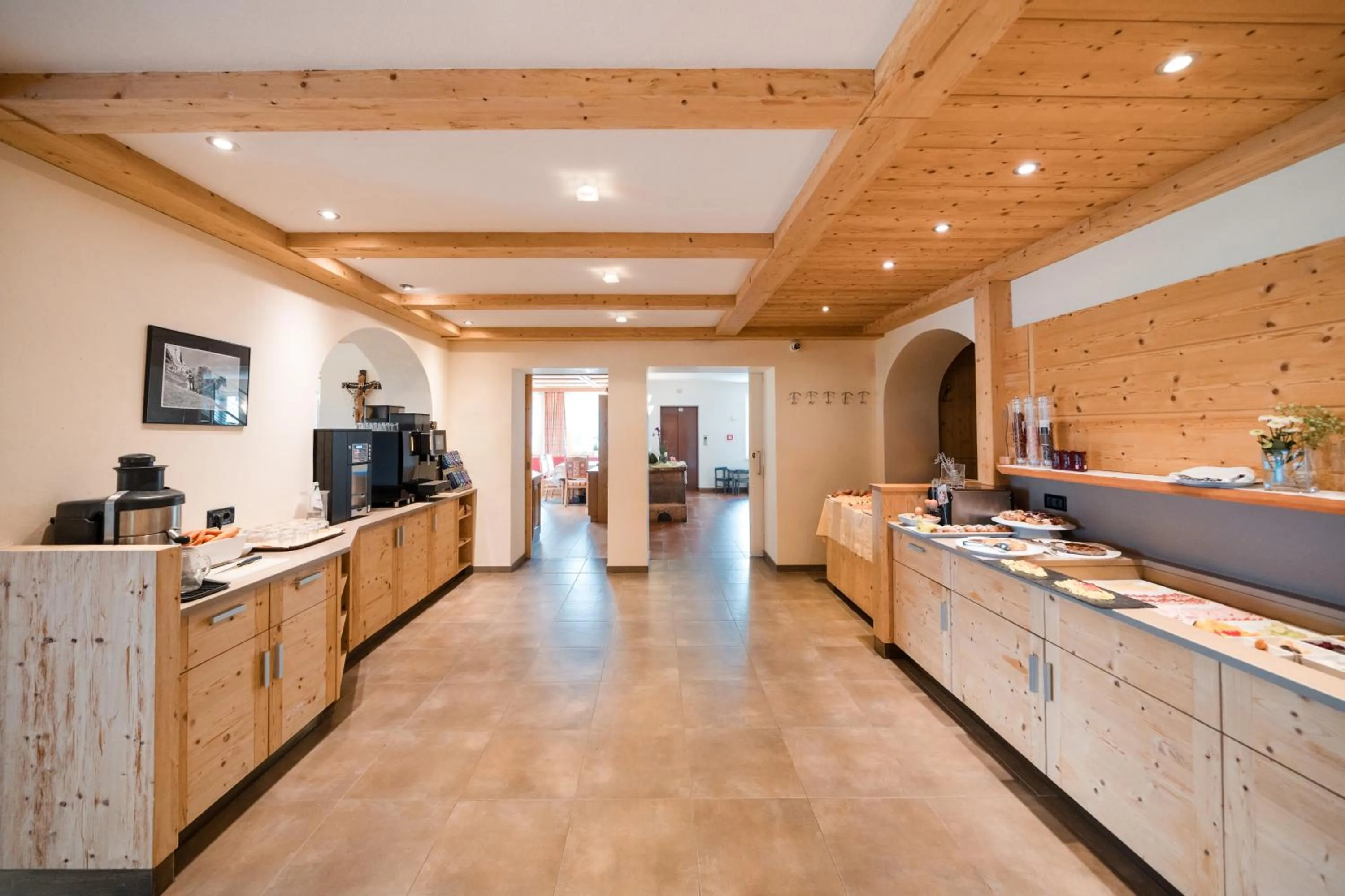 Buffet breakfast in Hotel Pütia