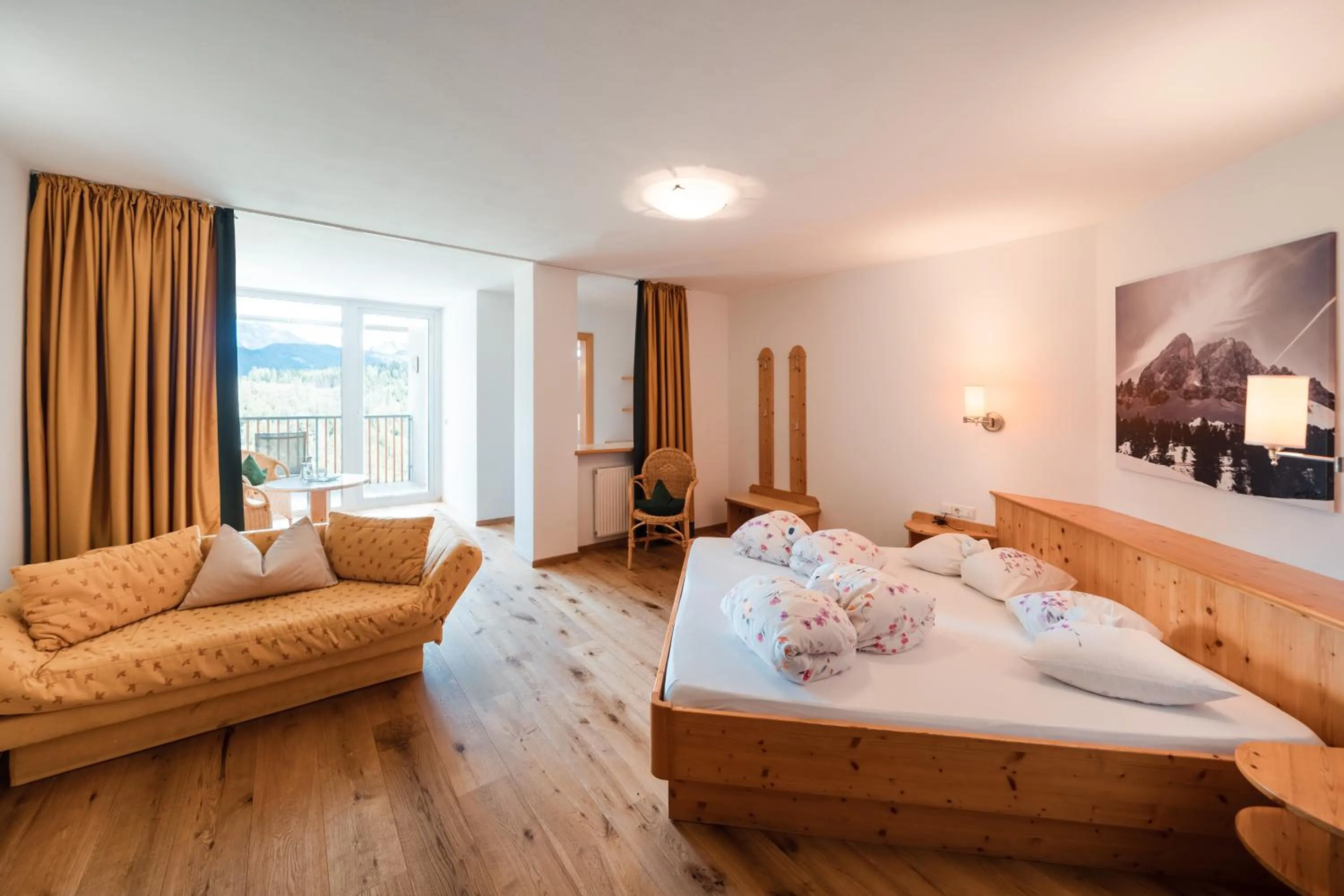 Property building, Bed in Hotel Pütia