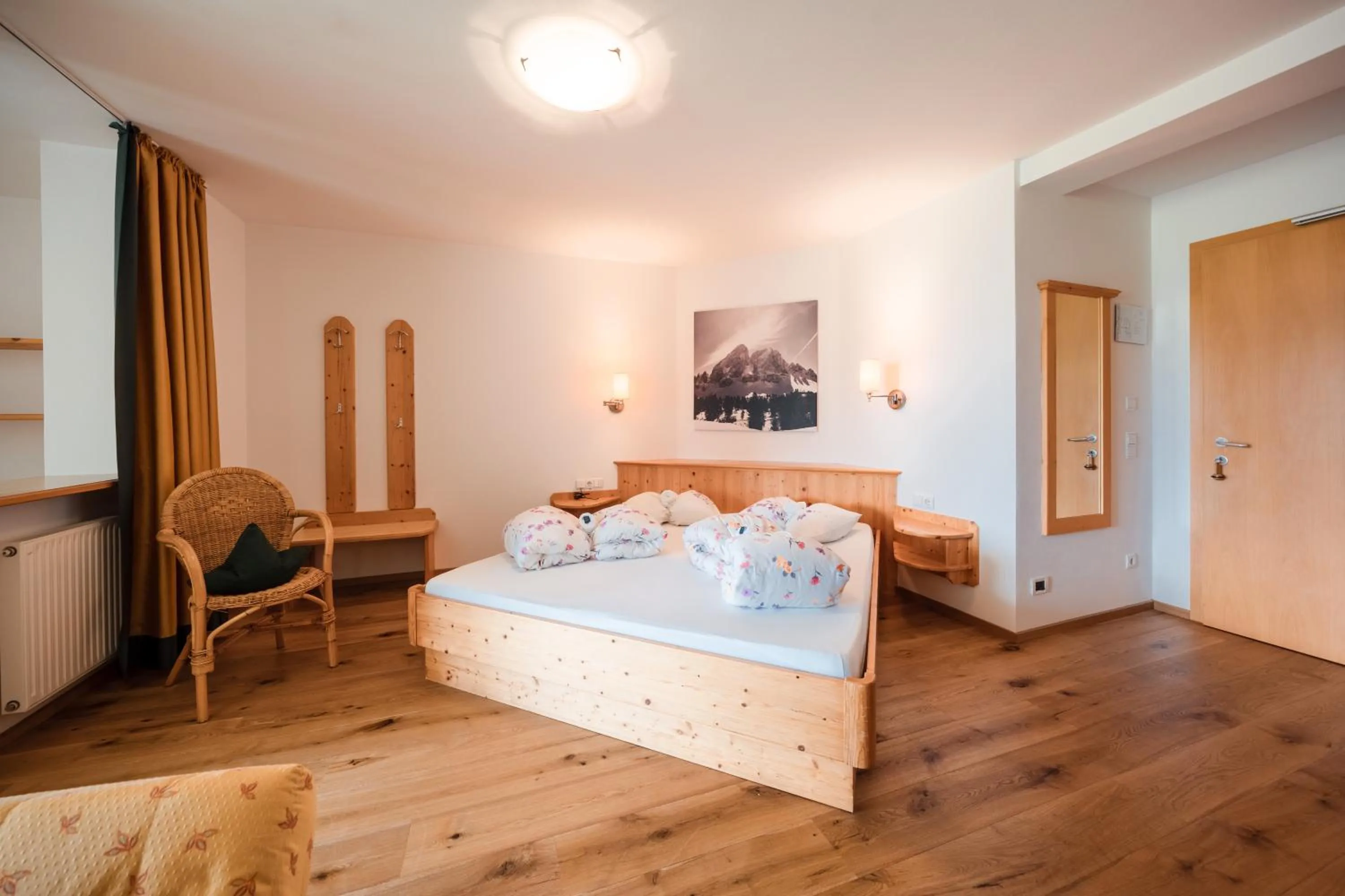 Photo of the whole room, Bed in Hotel Pütia