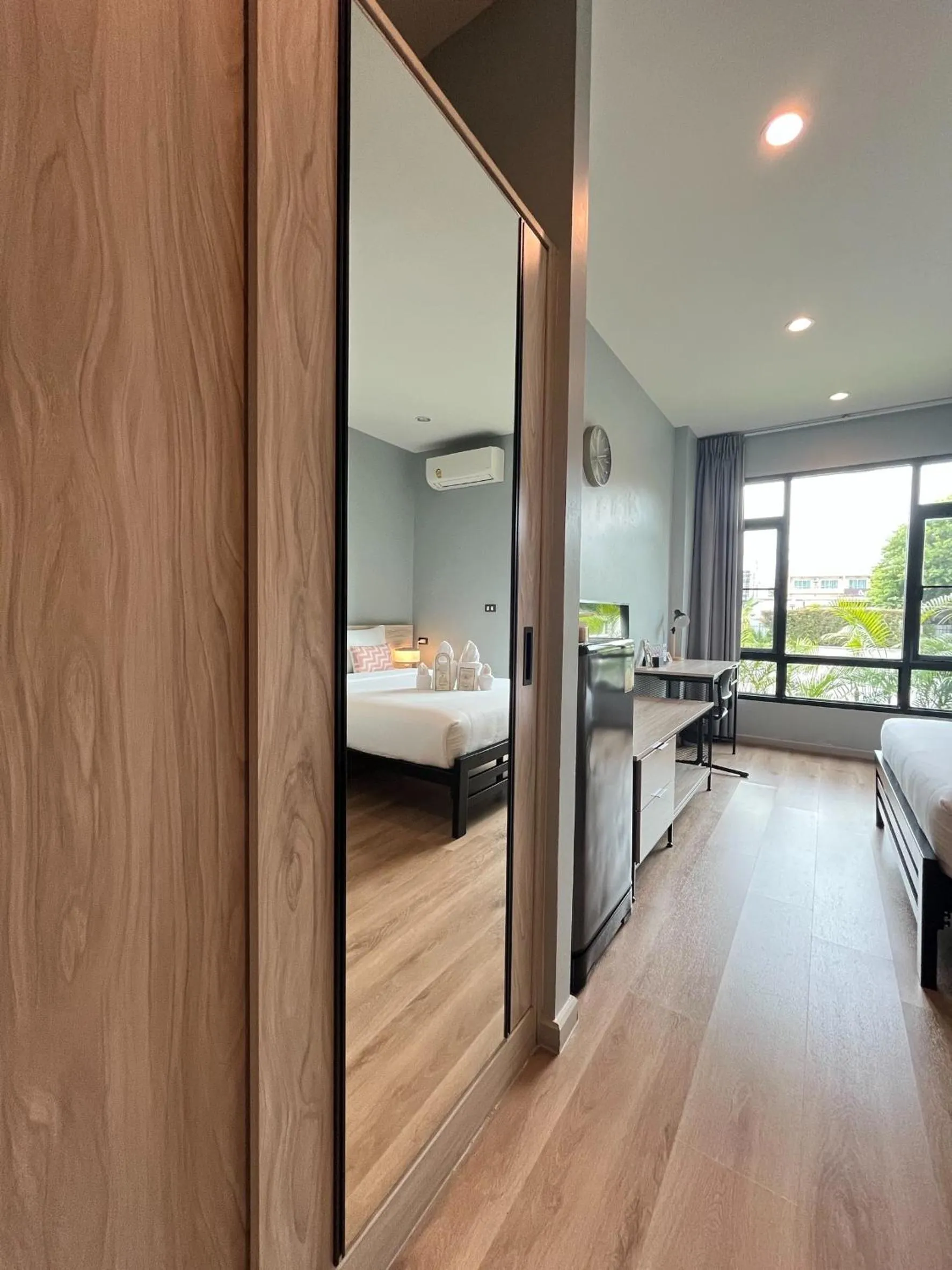 Bed in Prem Mansion U Thong