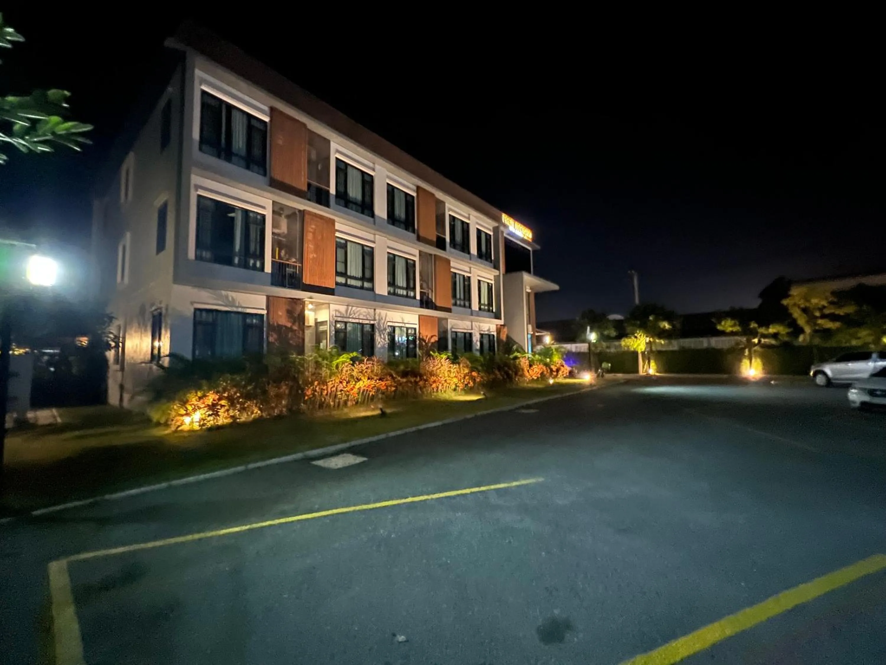 Property building in Prem Mansion U Thong