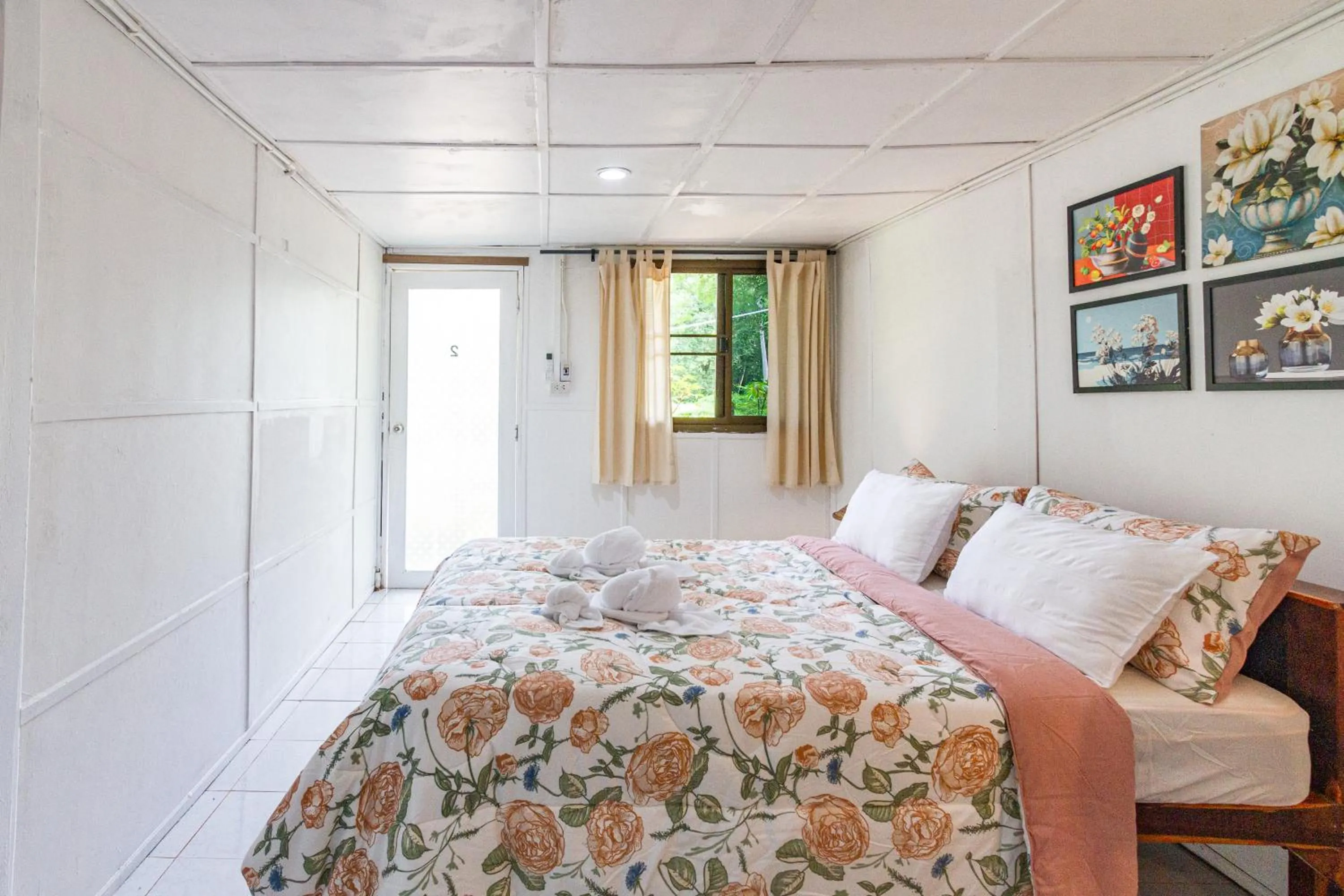 Panpurie Koh Lanta Resort - 2-Minute Walk to the Beach