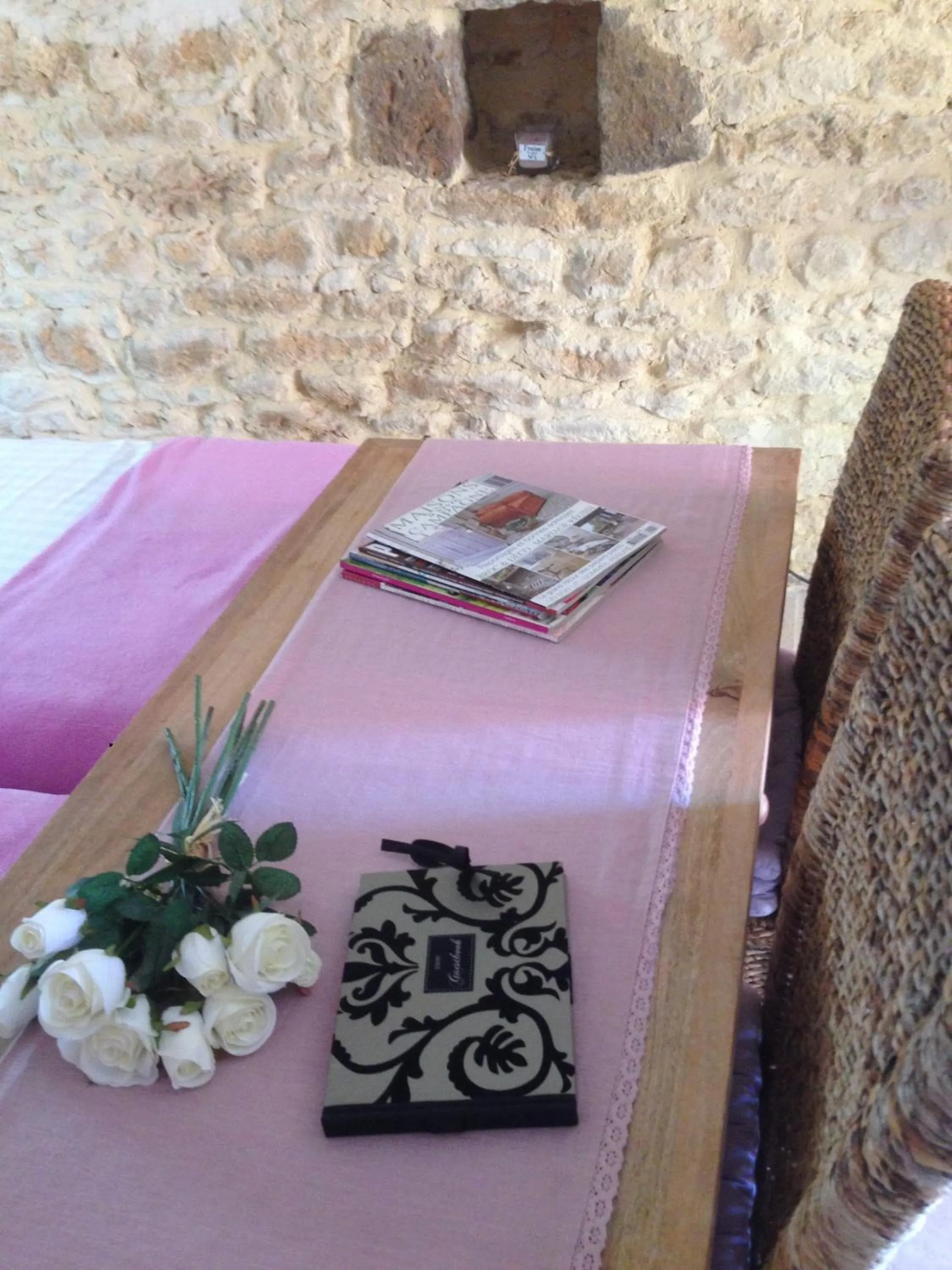 Decorative detail in Lo Petit Cretsou