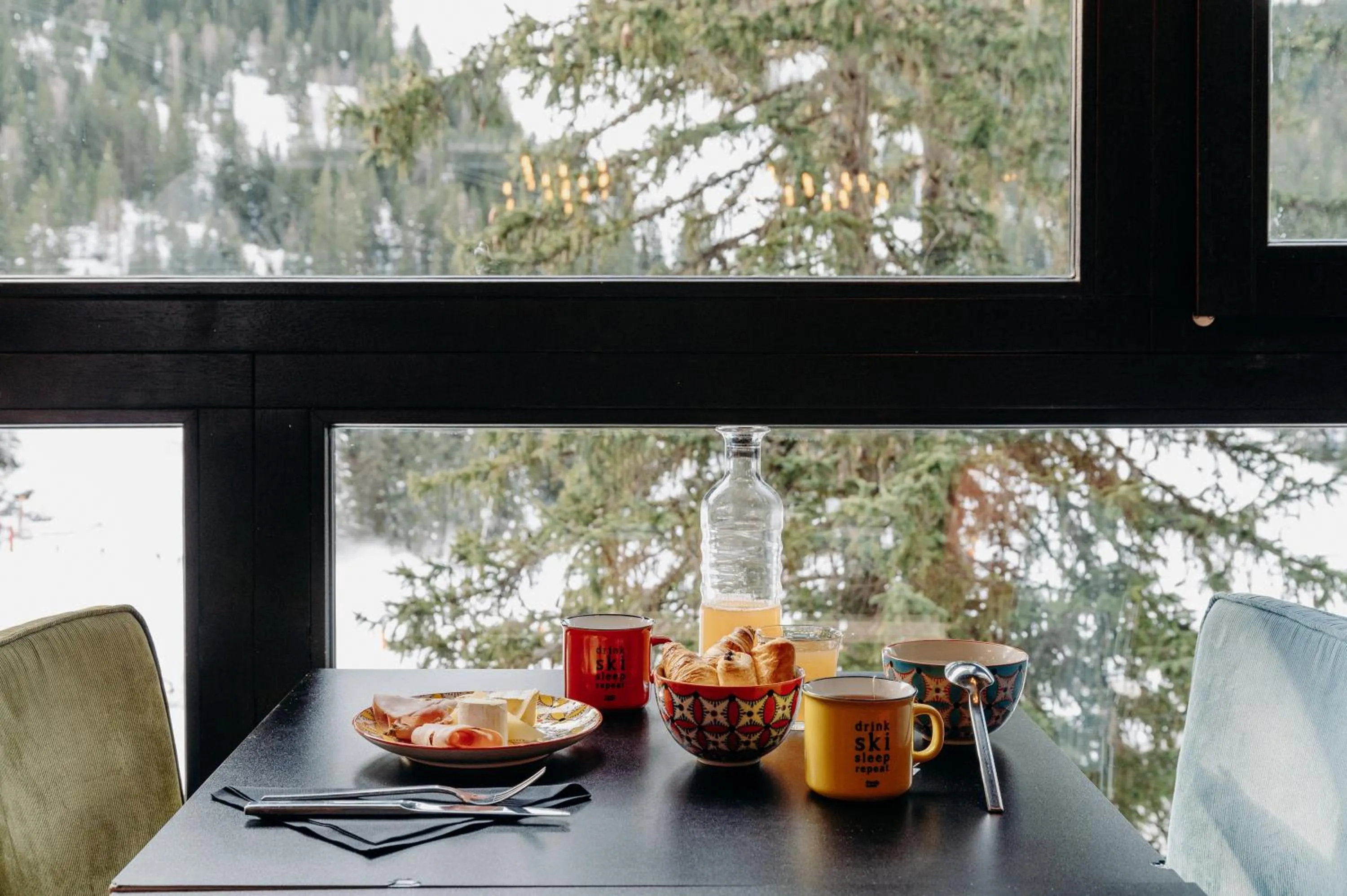 Restaurant/places to eat in Totem, Friendly Hotel & Spa