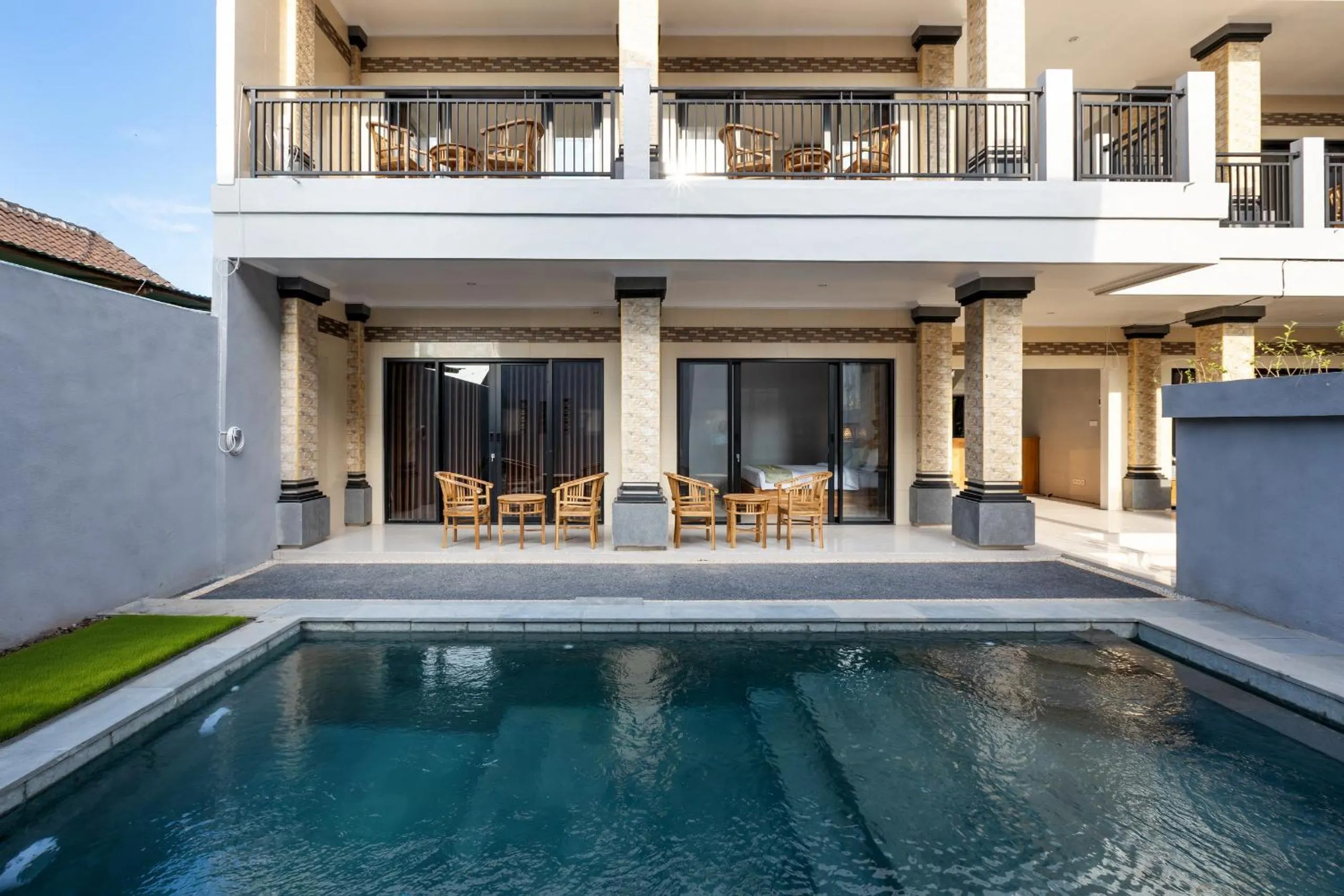 Swimming pool in The Tis Guesthouse and Hostel