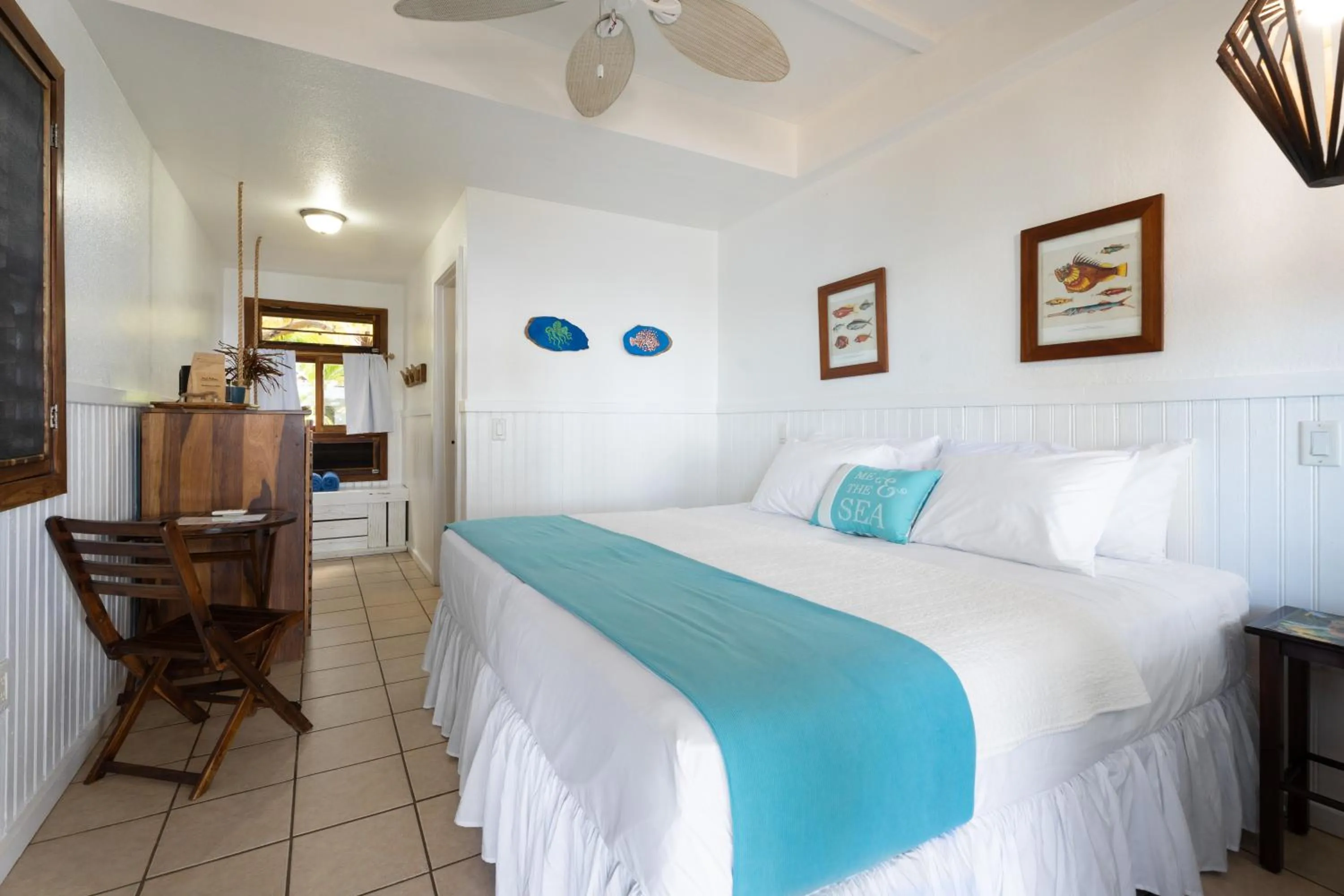 Bed in Camp Bay Lodge