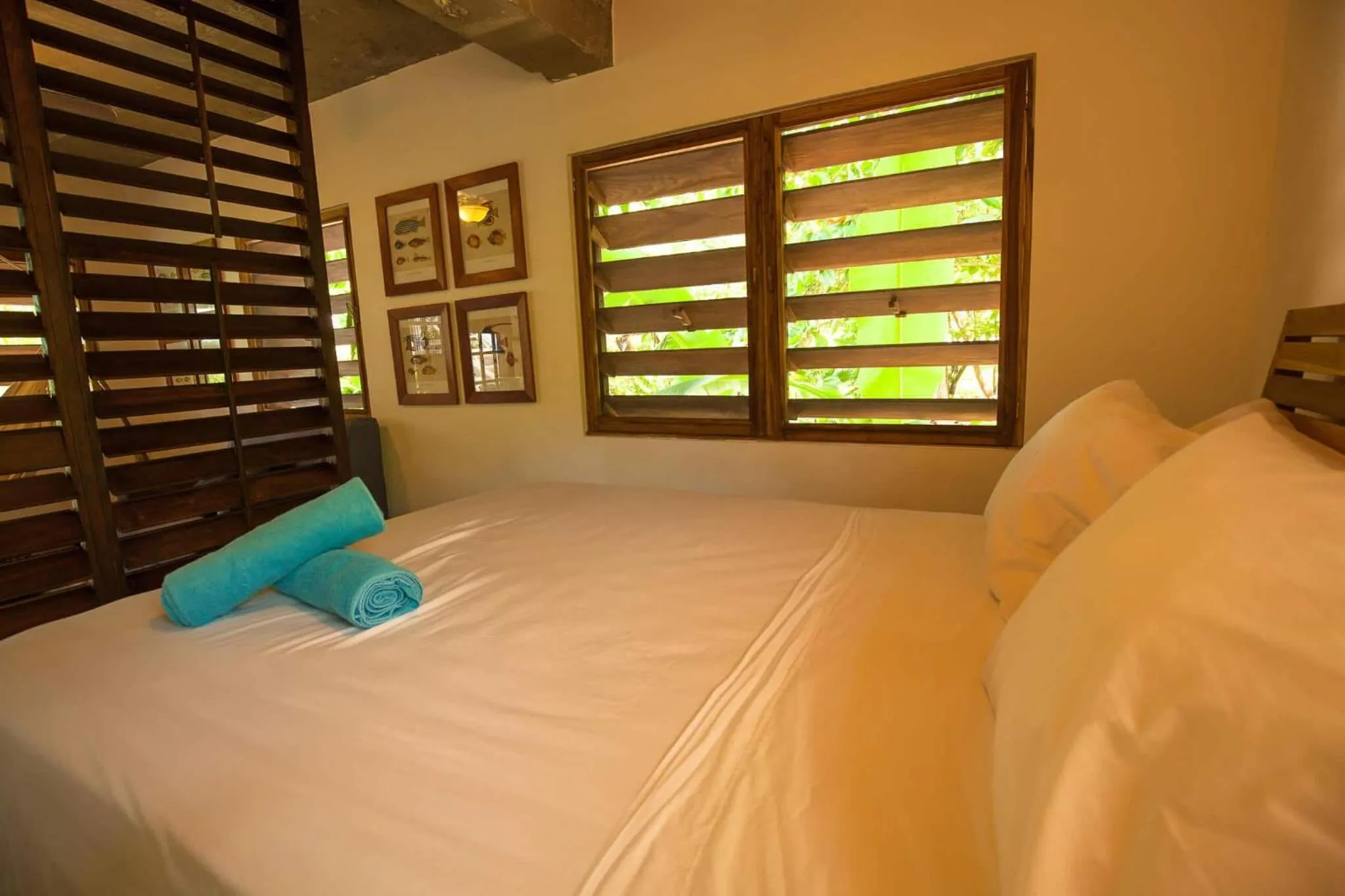 Bed in Camp Bay Lodge