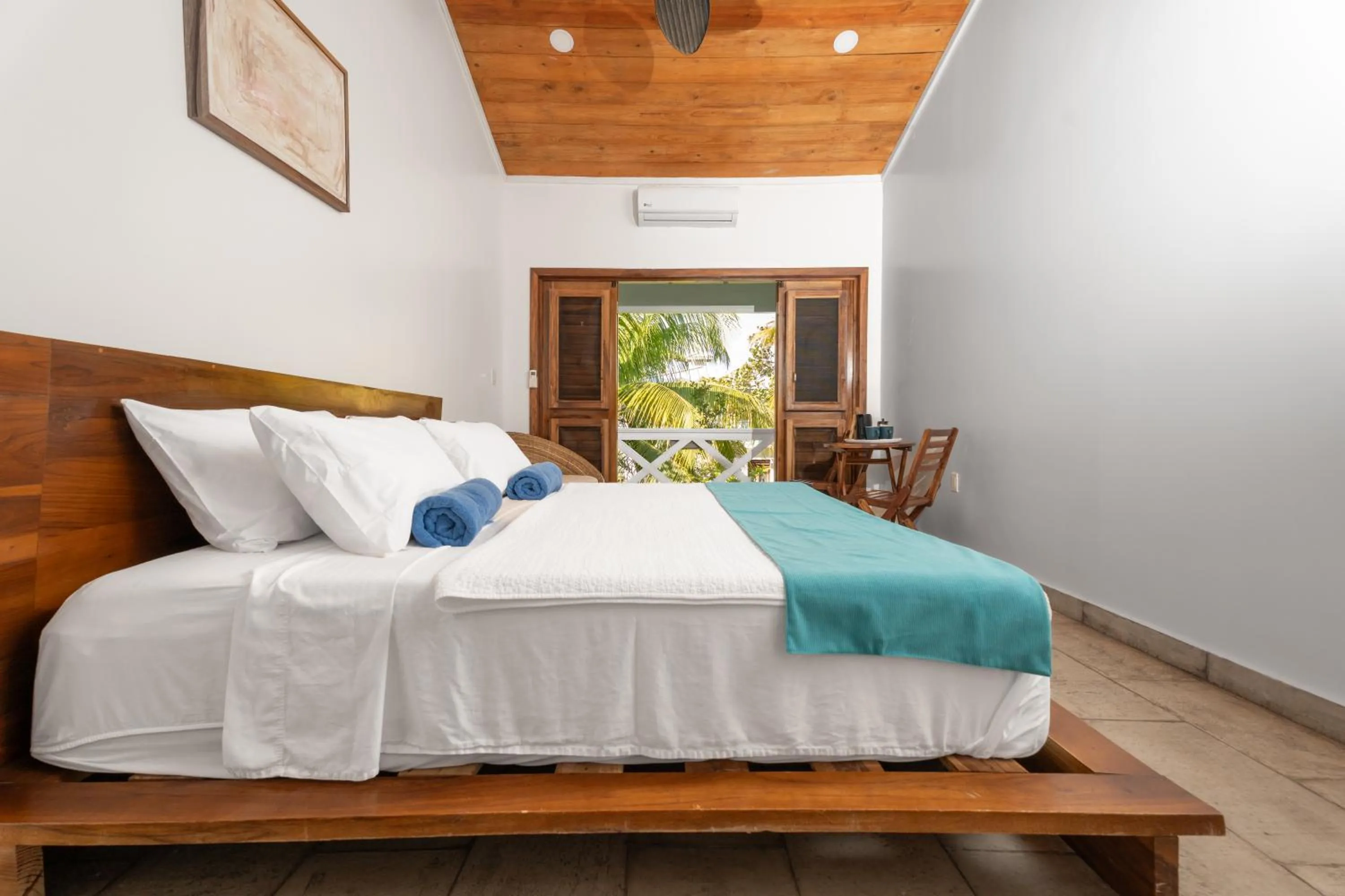 Bed in Camp Bay Lodge