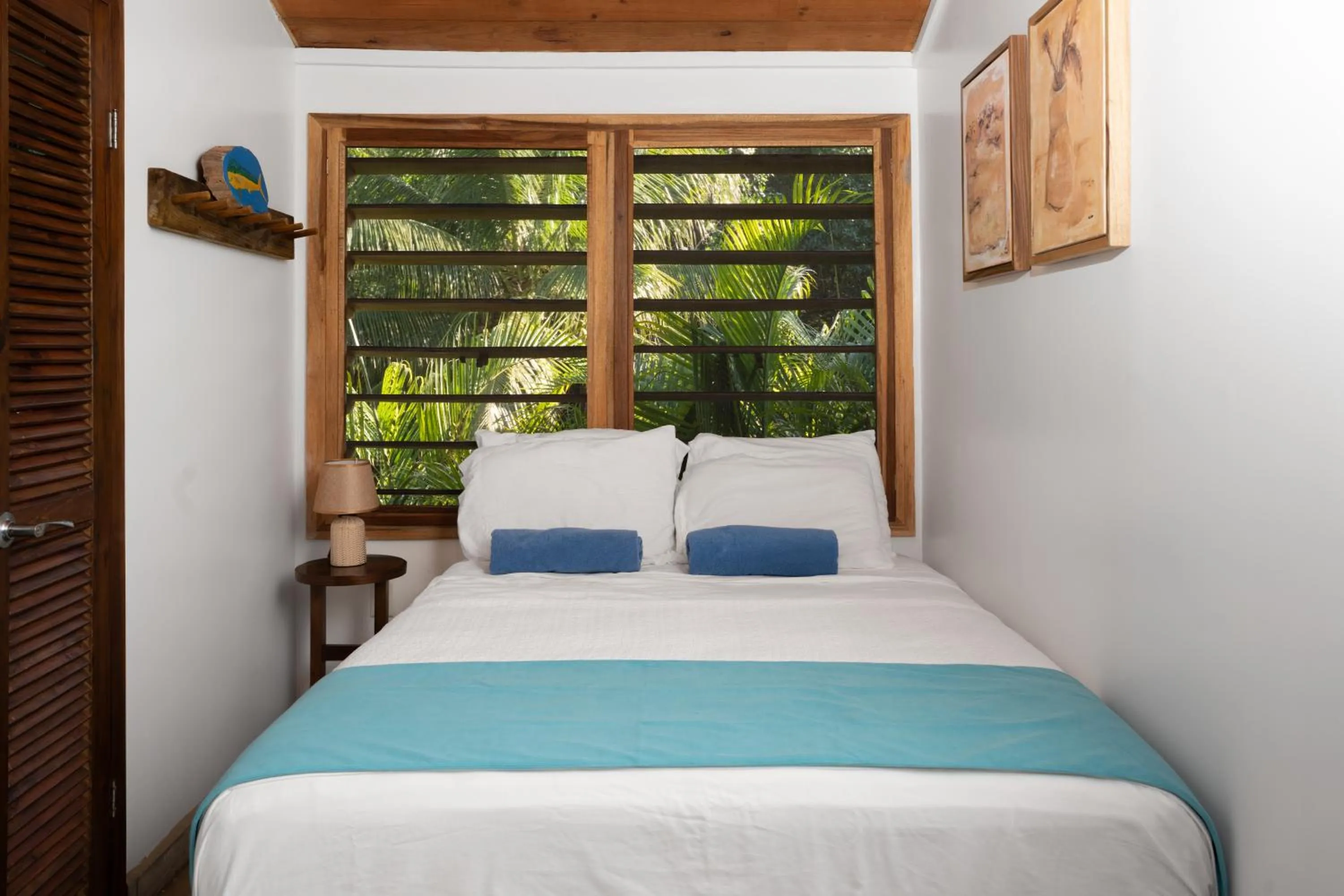 Bed in Camp Bay Lodge