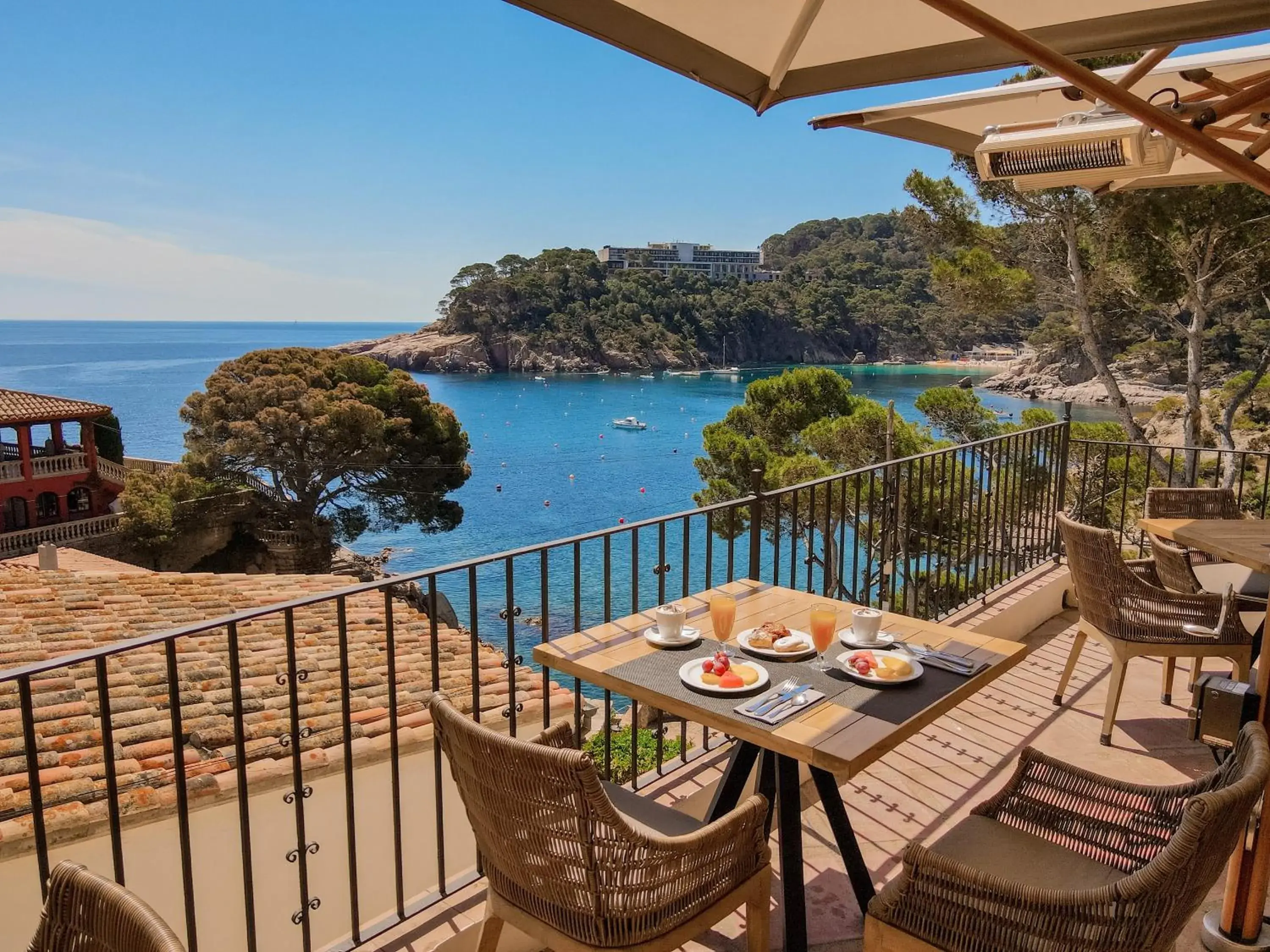 Restaurant/places to eat in Hotel Aigua Blava Restaurant/places to eat in Hotel Aigua Blava