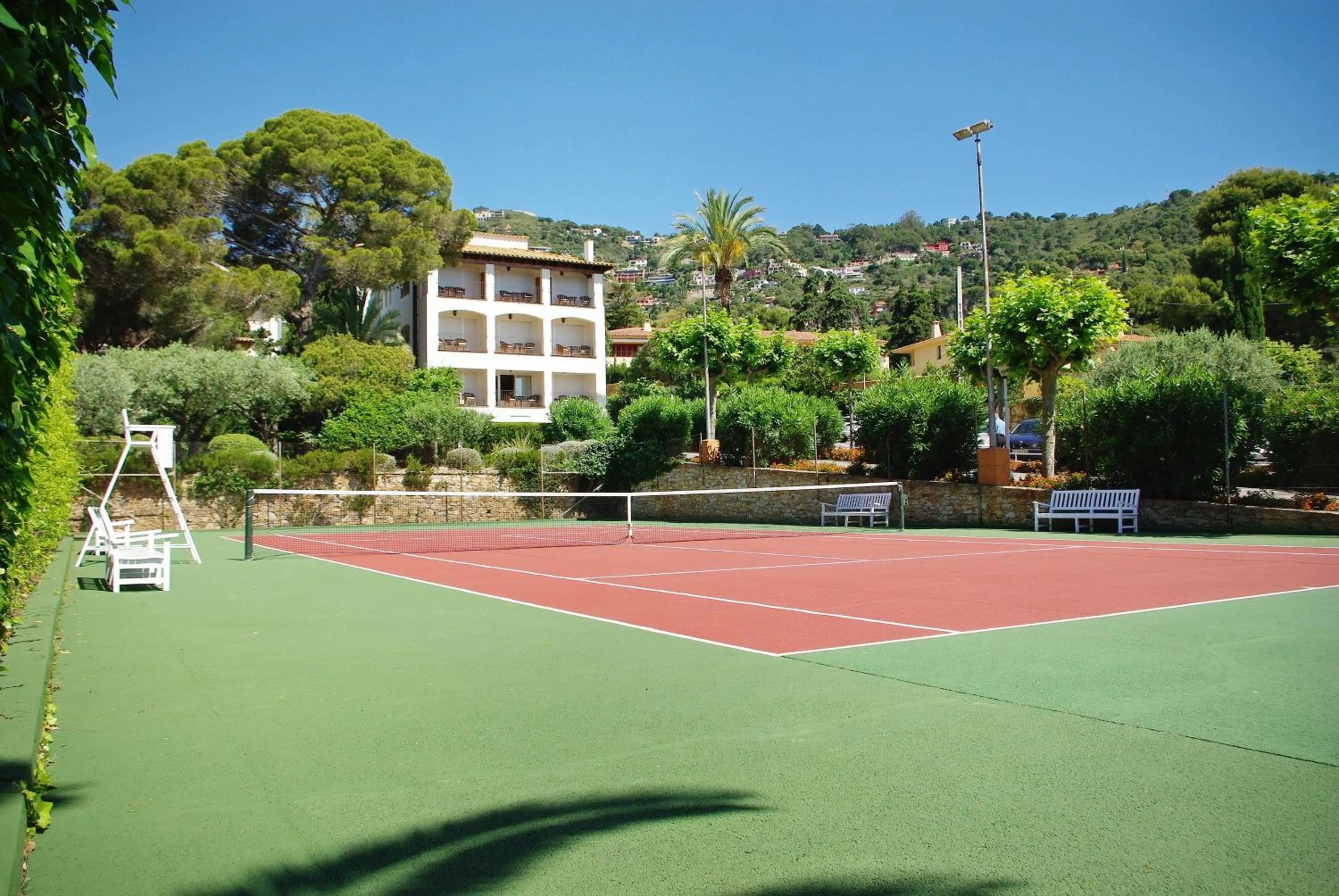 Tennis court in Hotel Aigua Blava