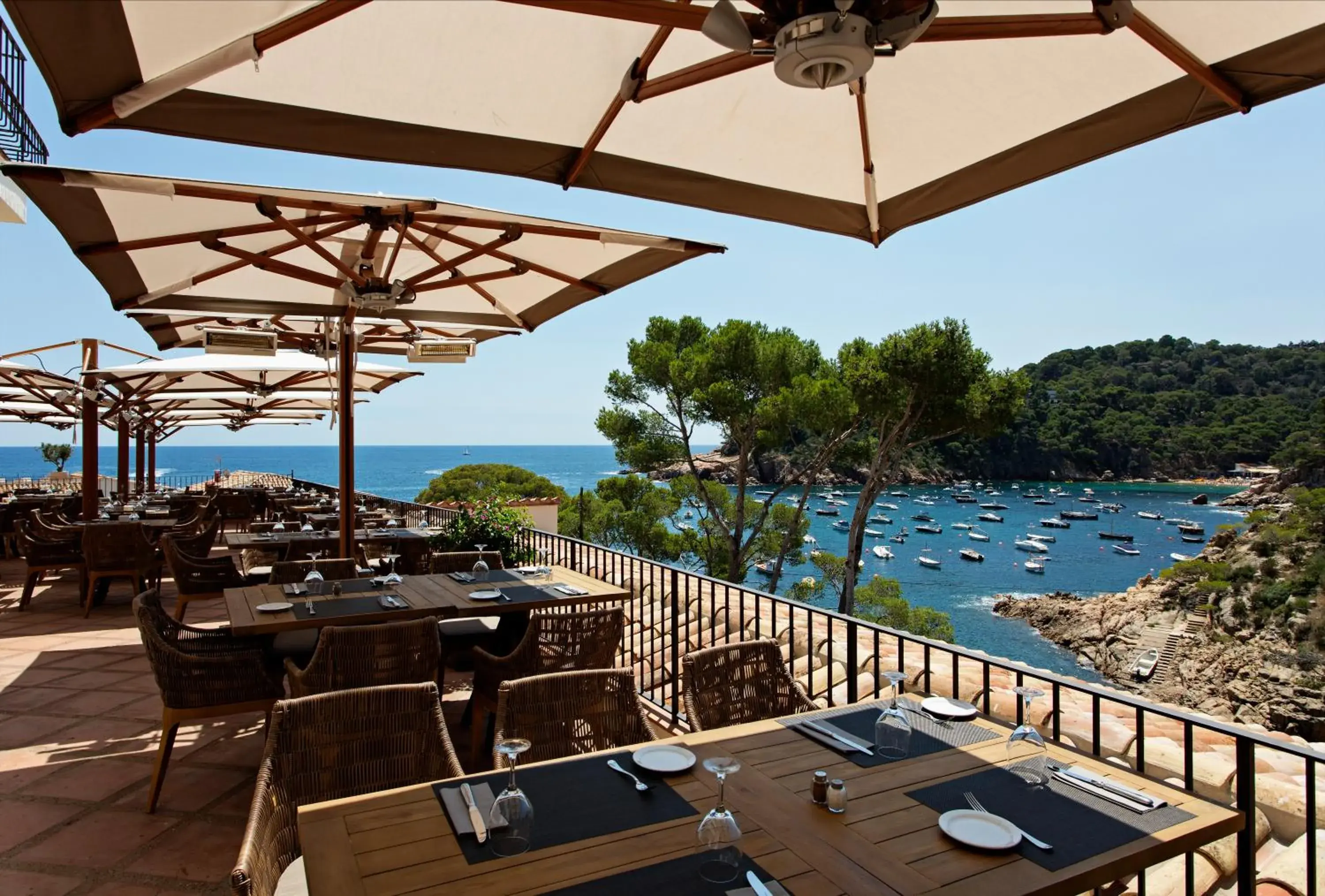 Restaurant/places to eat in Hotel Aigua Blava Restaurant/places to eat in Hotel Aigua Blava