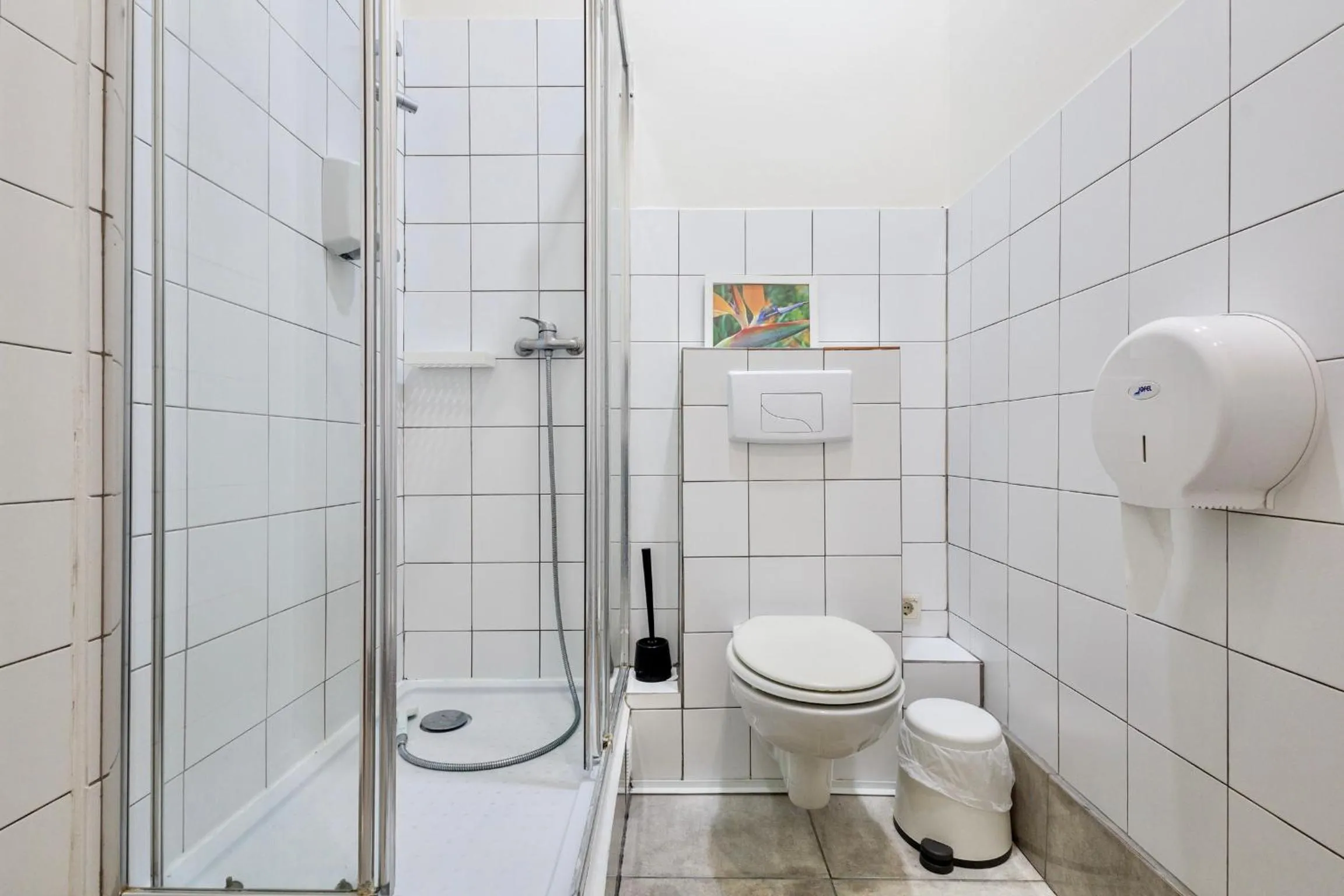 Shower in Ambiente Hostel