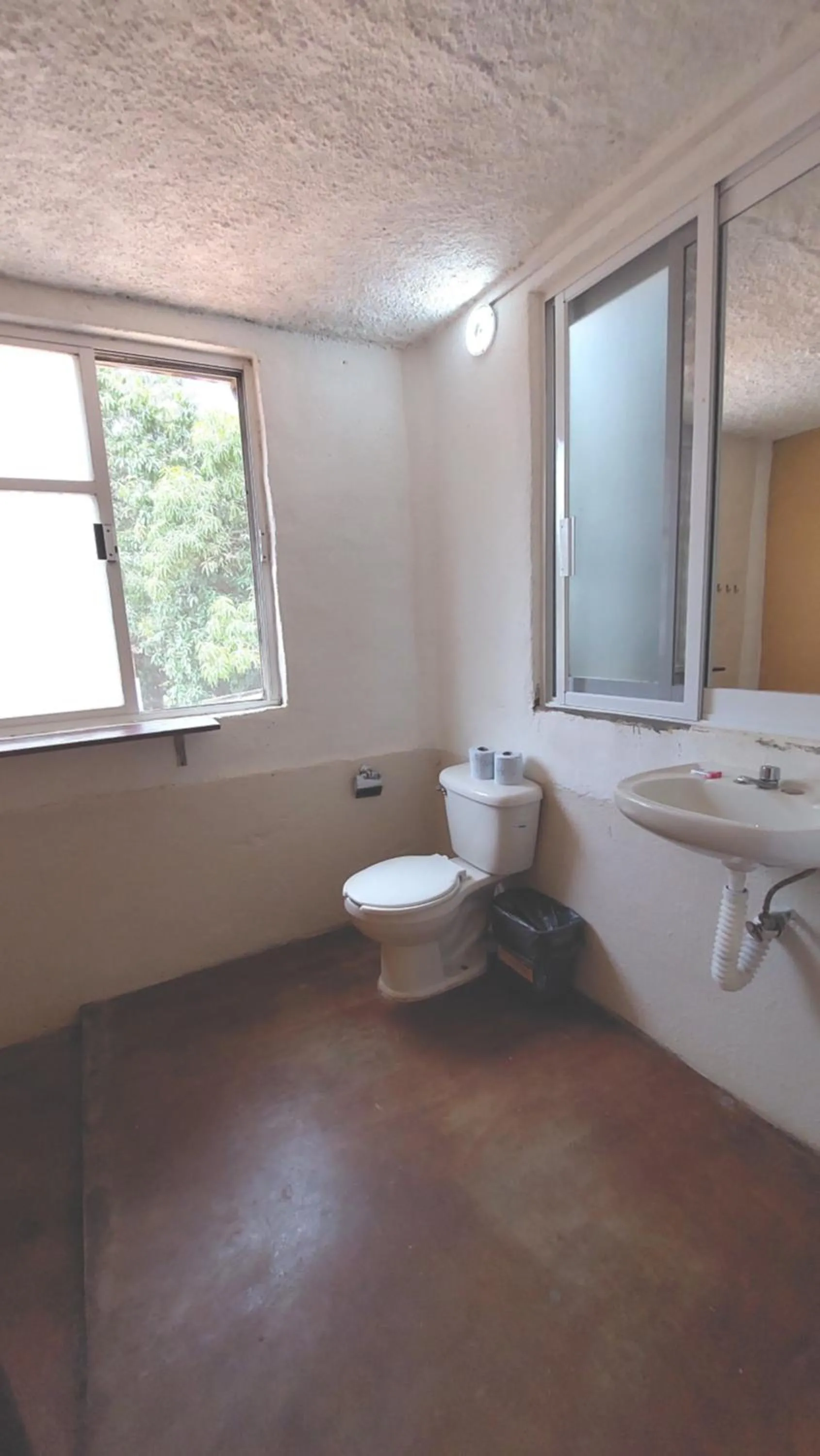 Bathroom in Tower Bridge Hostel