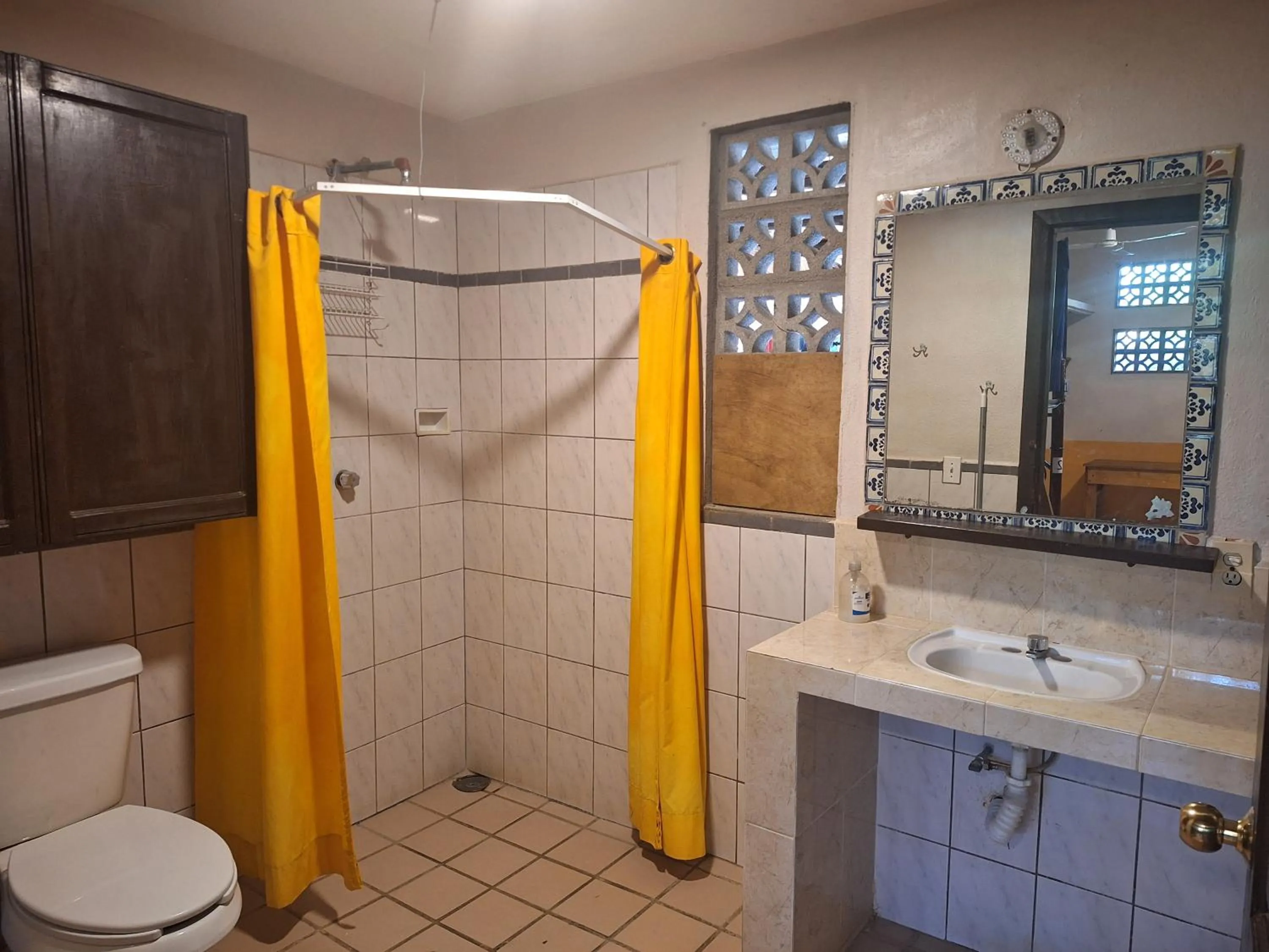 Bathroom in Tower Bridge Hostel