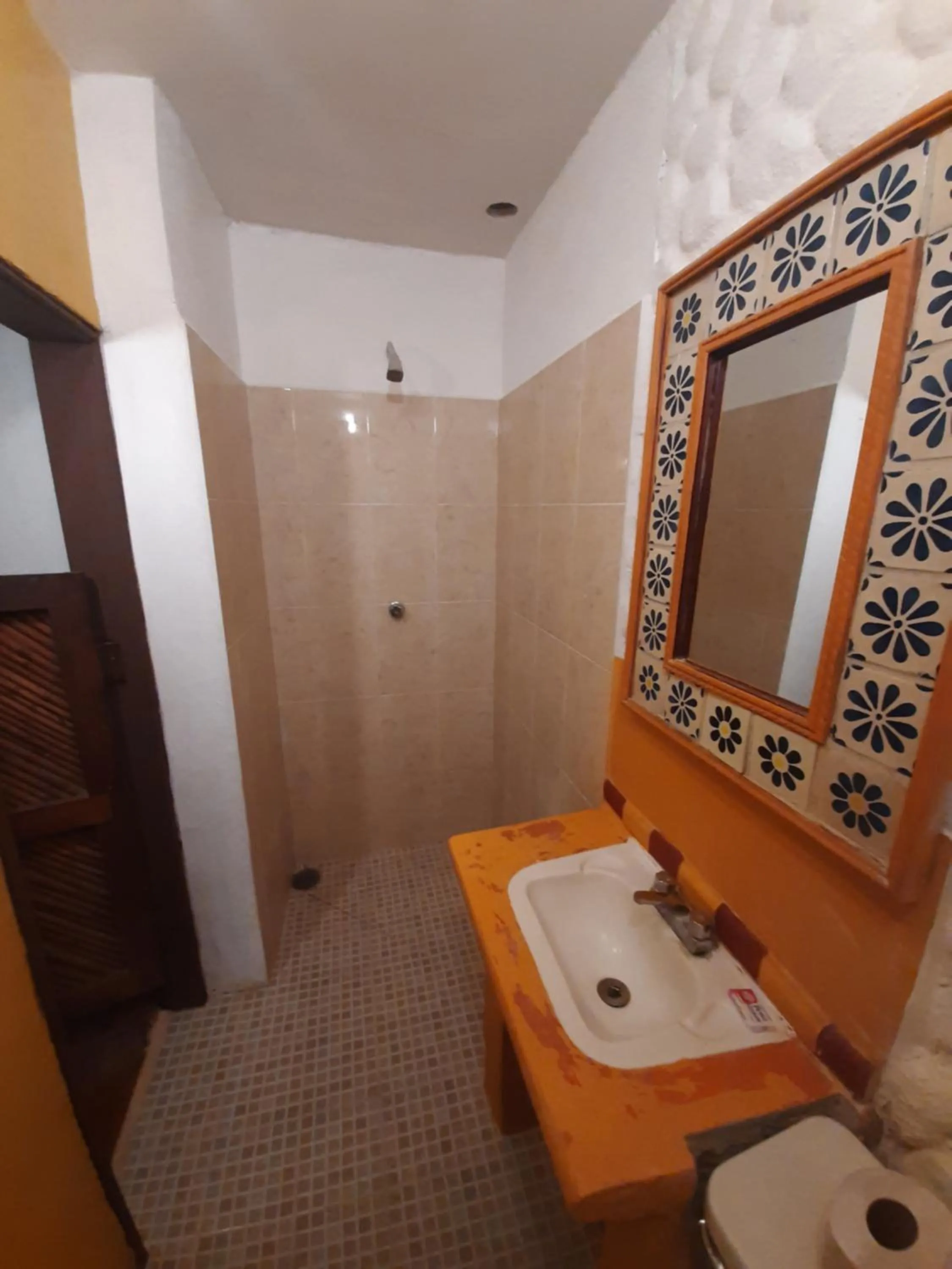 Bathroom in Tower Bridge Hostel