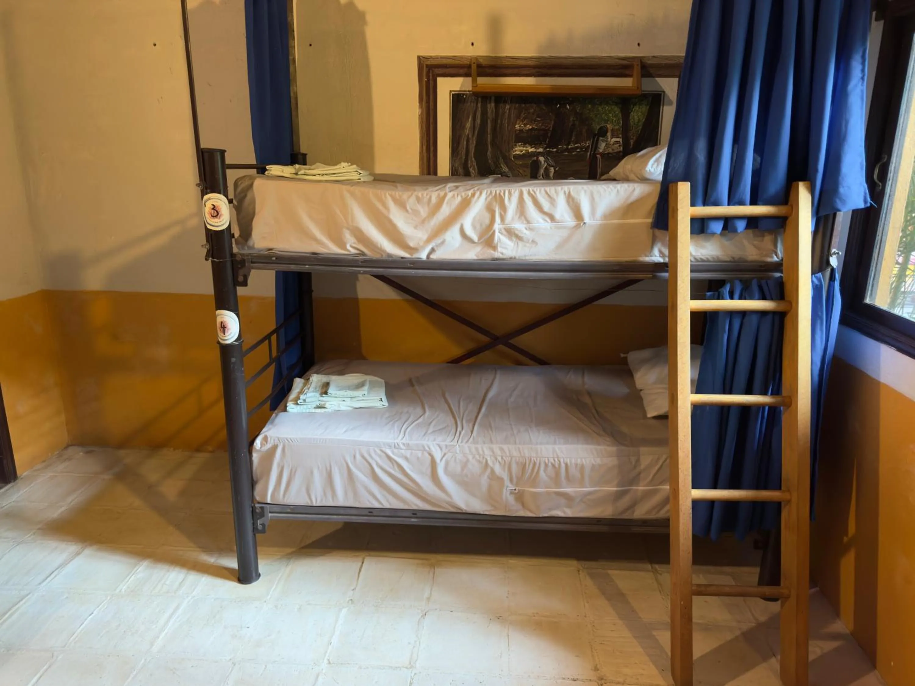 Bedroom, Bed in Tower Bridge Hostel