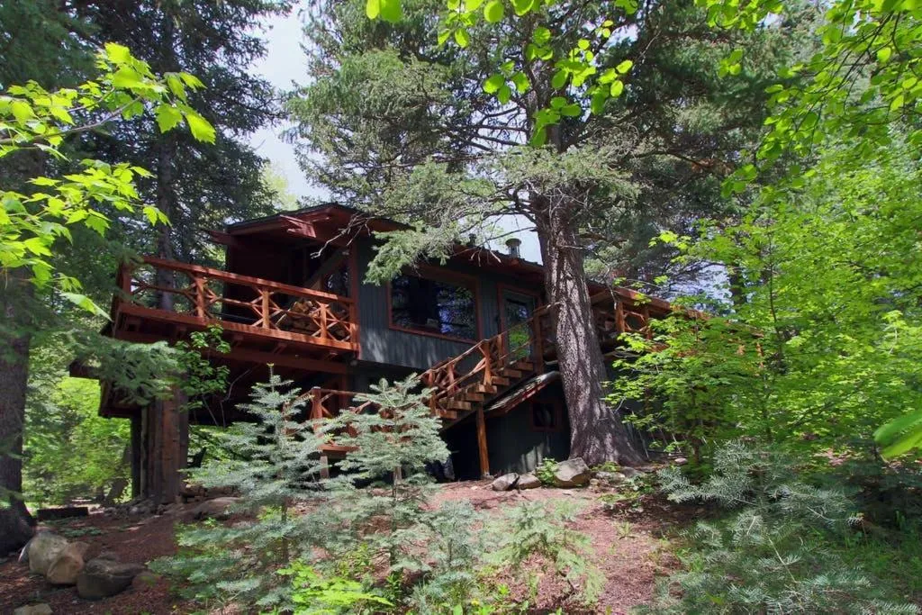 Property building in Treehouse On The Stream Sundance, Utah