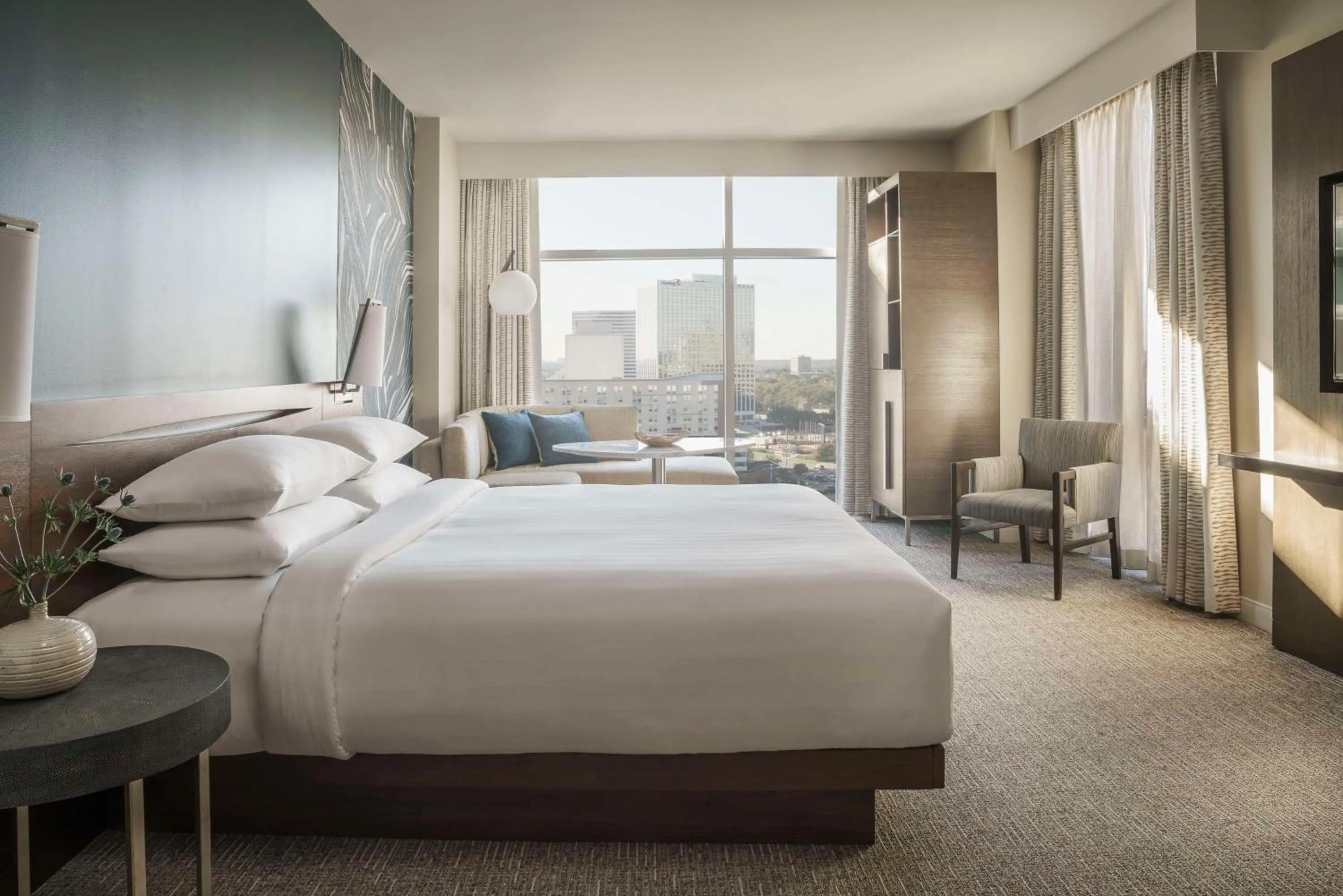 Bedroom, Bed in Hyatt Regency Houston Galleria