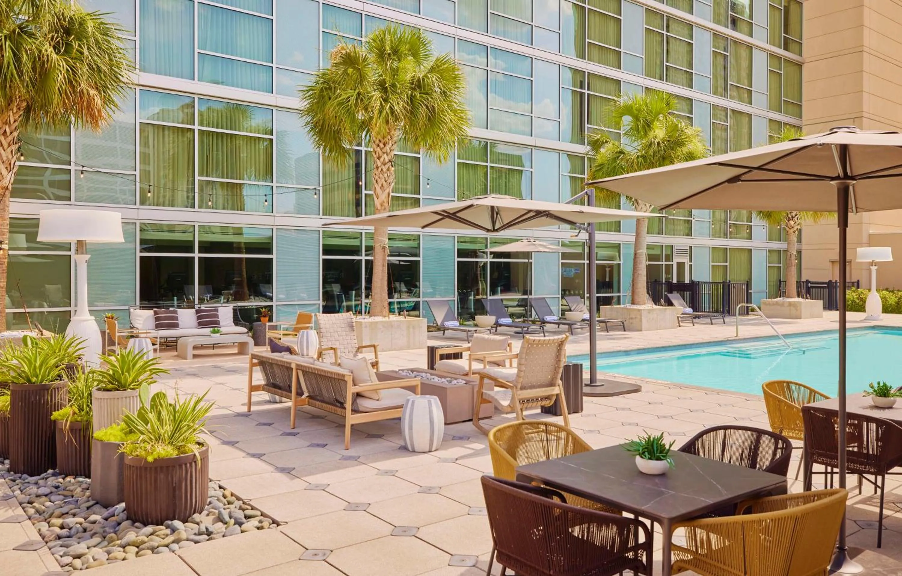 Swimming pool in Hyatt Regency Houston Galleria