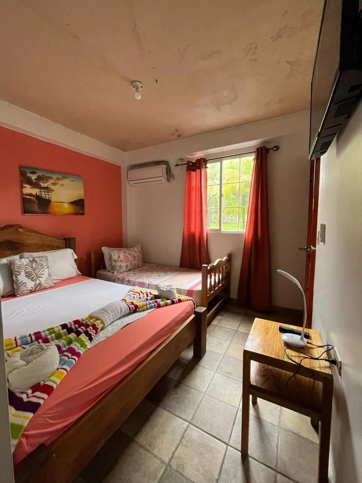 Photo of the whole room, Bed in Hotel y Restaurante Mama Ines