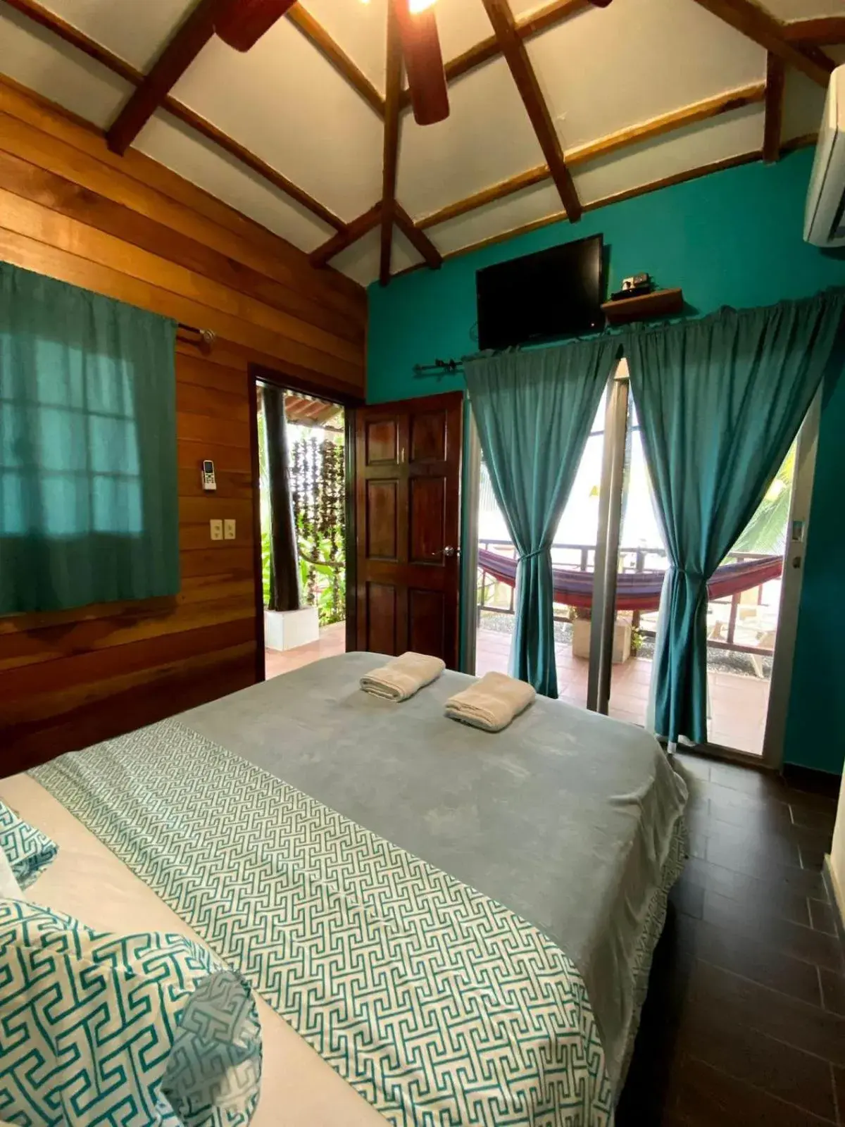 Double Room with Balcony and Sea View in Hotel y Restaurante Mama Ines Double Room with Balcony and Sea View in Hotel y Restaurante Mama Ines