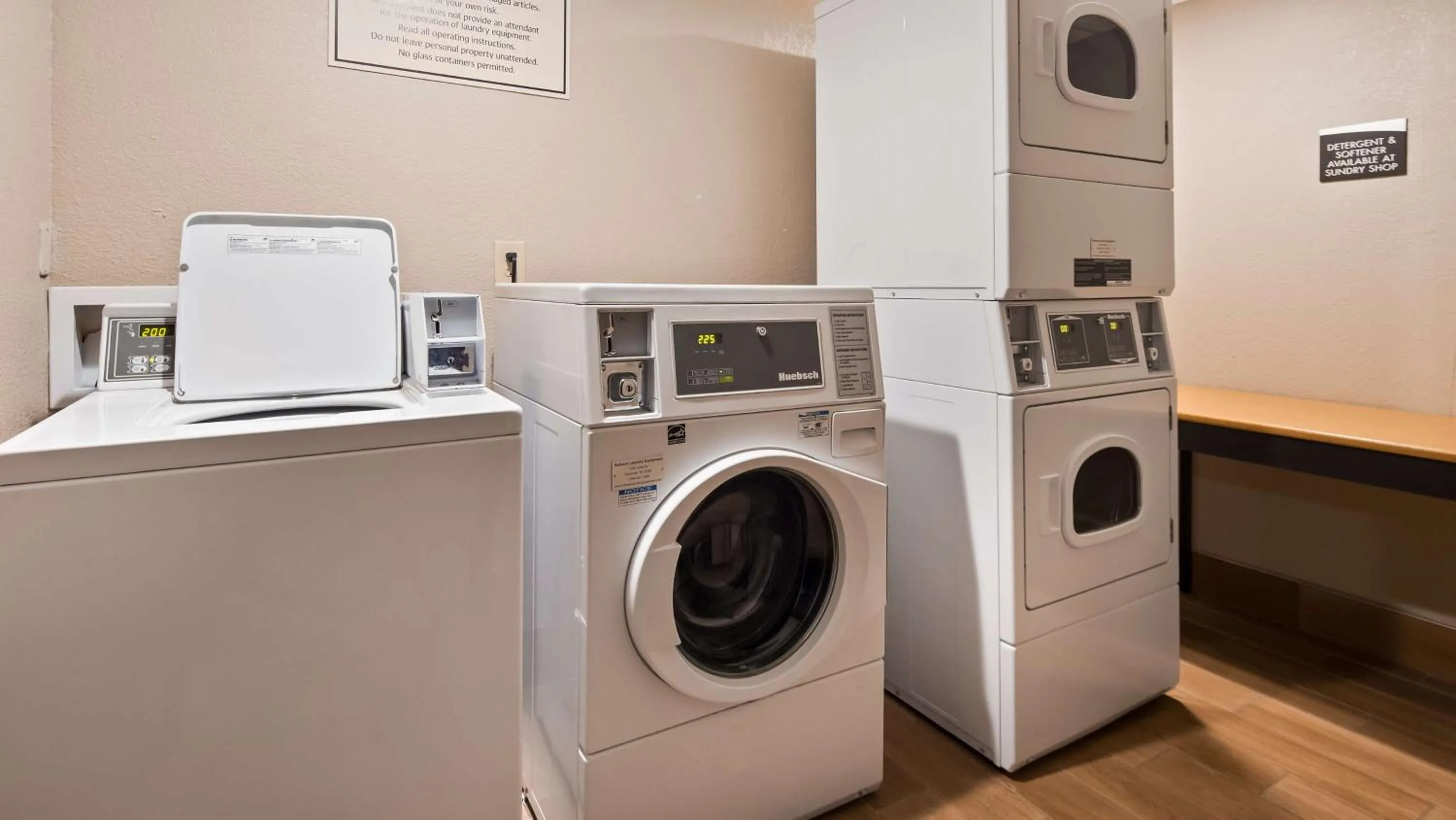 laundry in Best Western Plus Sunrise Inn