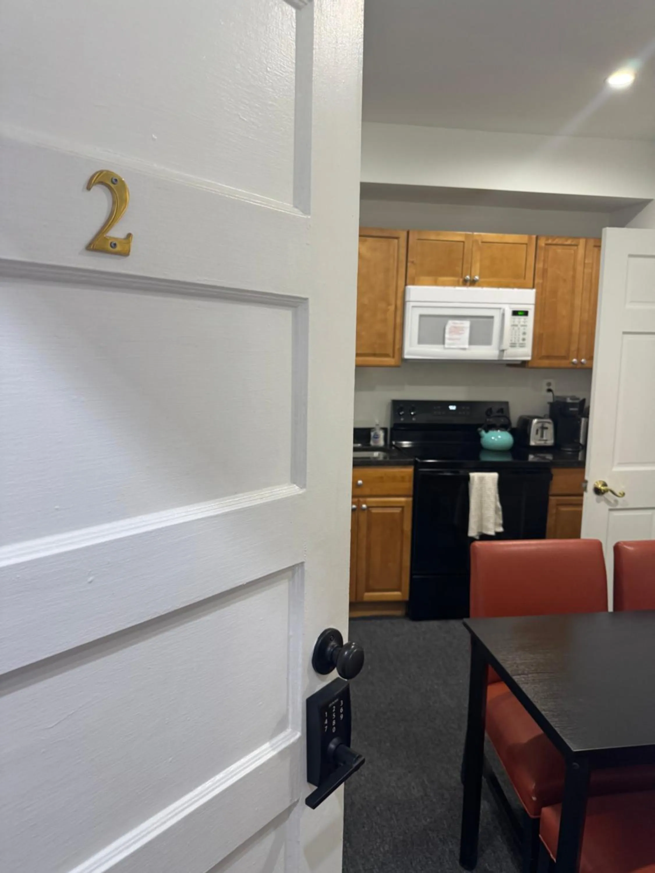 Property building in Gorgeous Refurbished 1Bdrm and 1Den Home