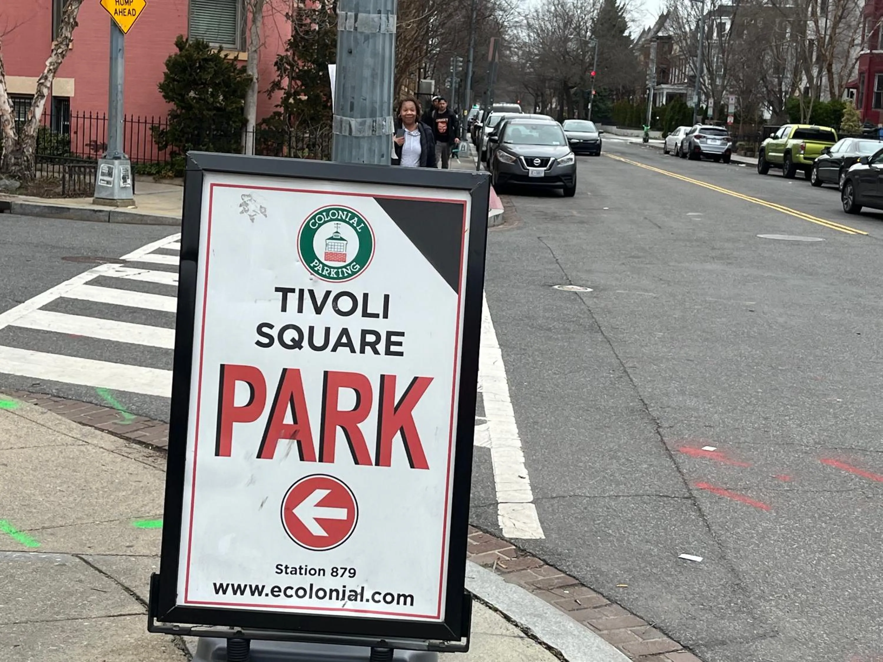 Parking in Gorgeous Refurbished 1Bdrm and 1Den Home