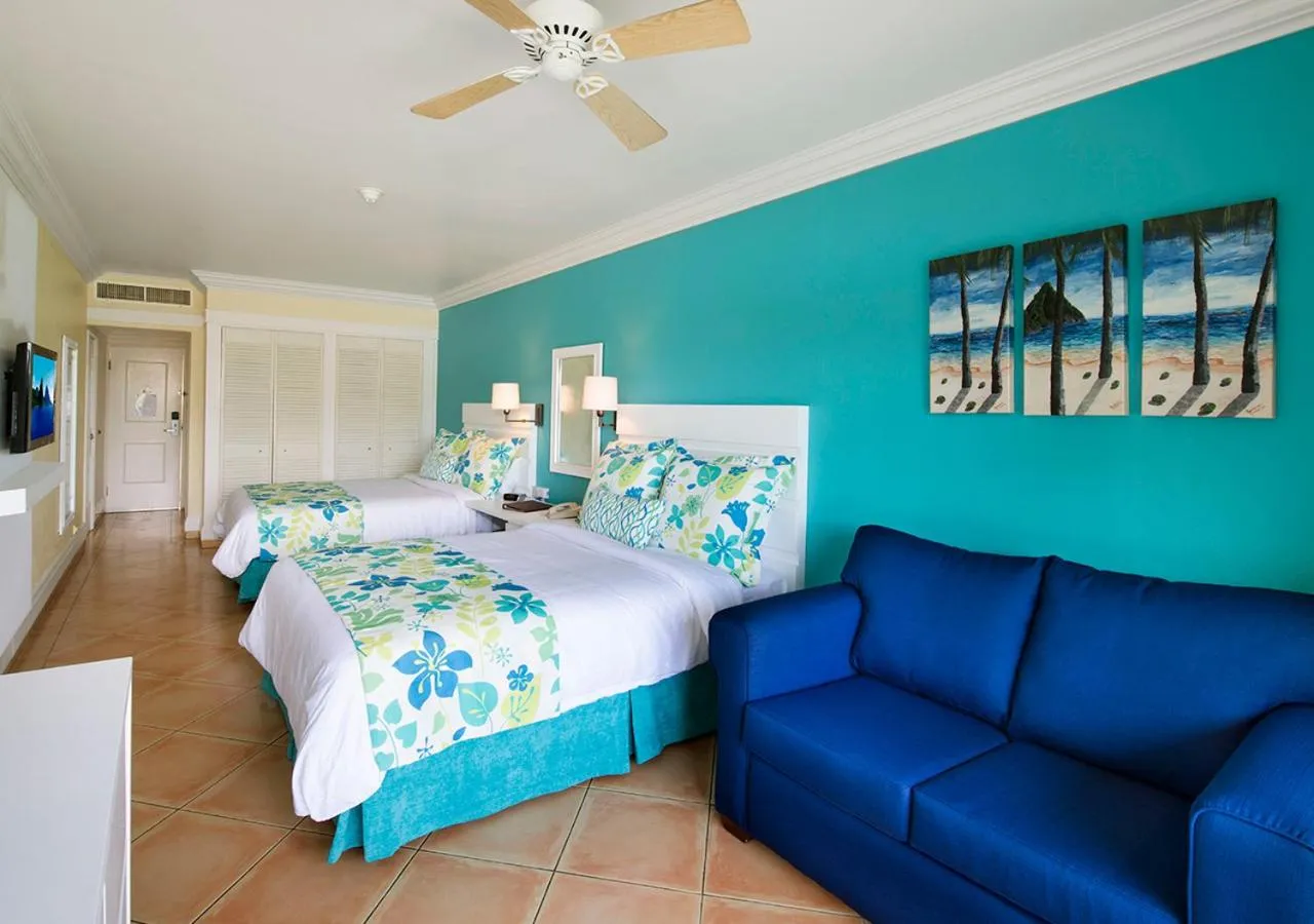 Bedroom, Bed in Coconut Bay Beach Resort & Spa All Inclusive