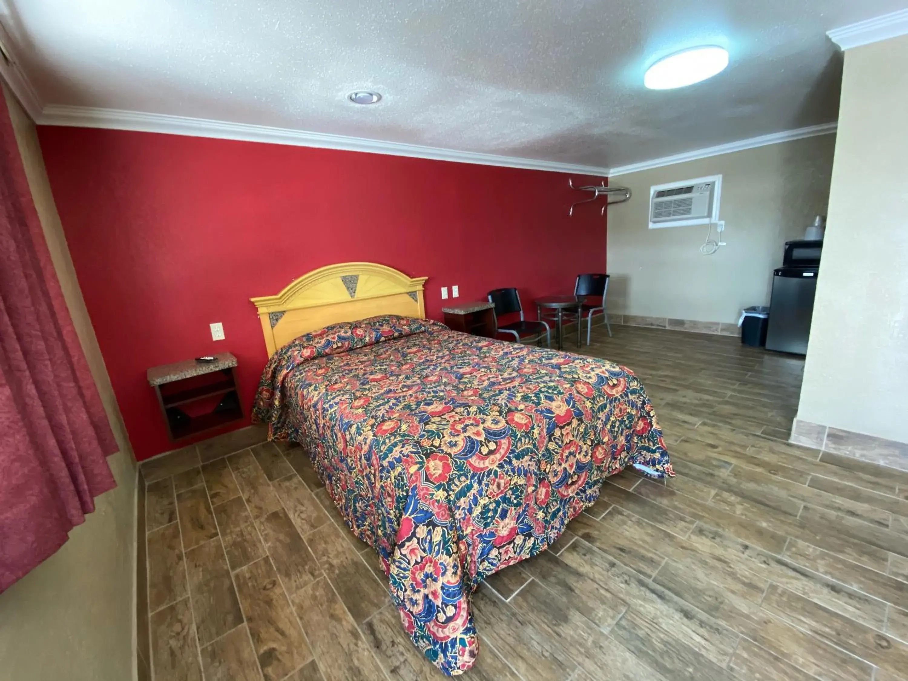 Economy Single Room - single occupancy in Economy Inn Economy Single Room - single occupancy in Economy Inn