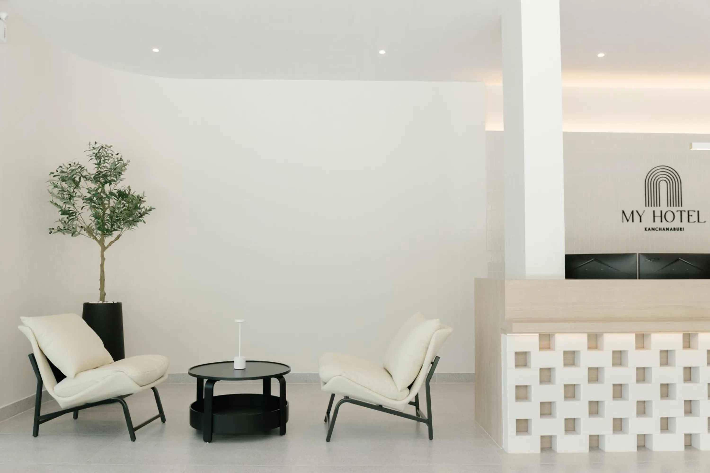 Lobby or reception in My Hotel Kanchanaburi