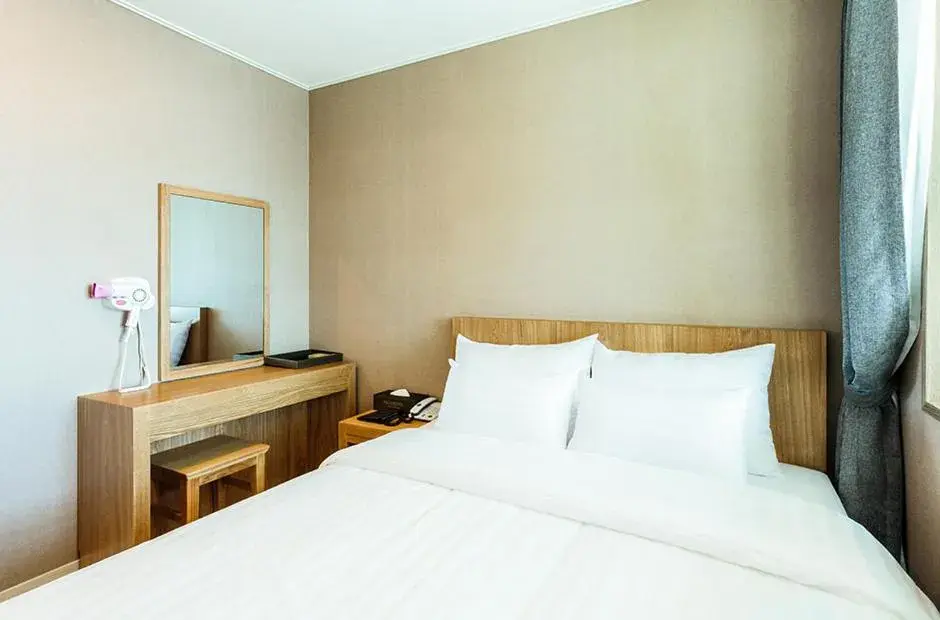 Bed in Rich Hotel Bed in Rich Hotel