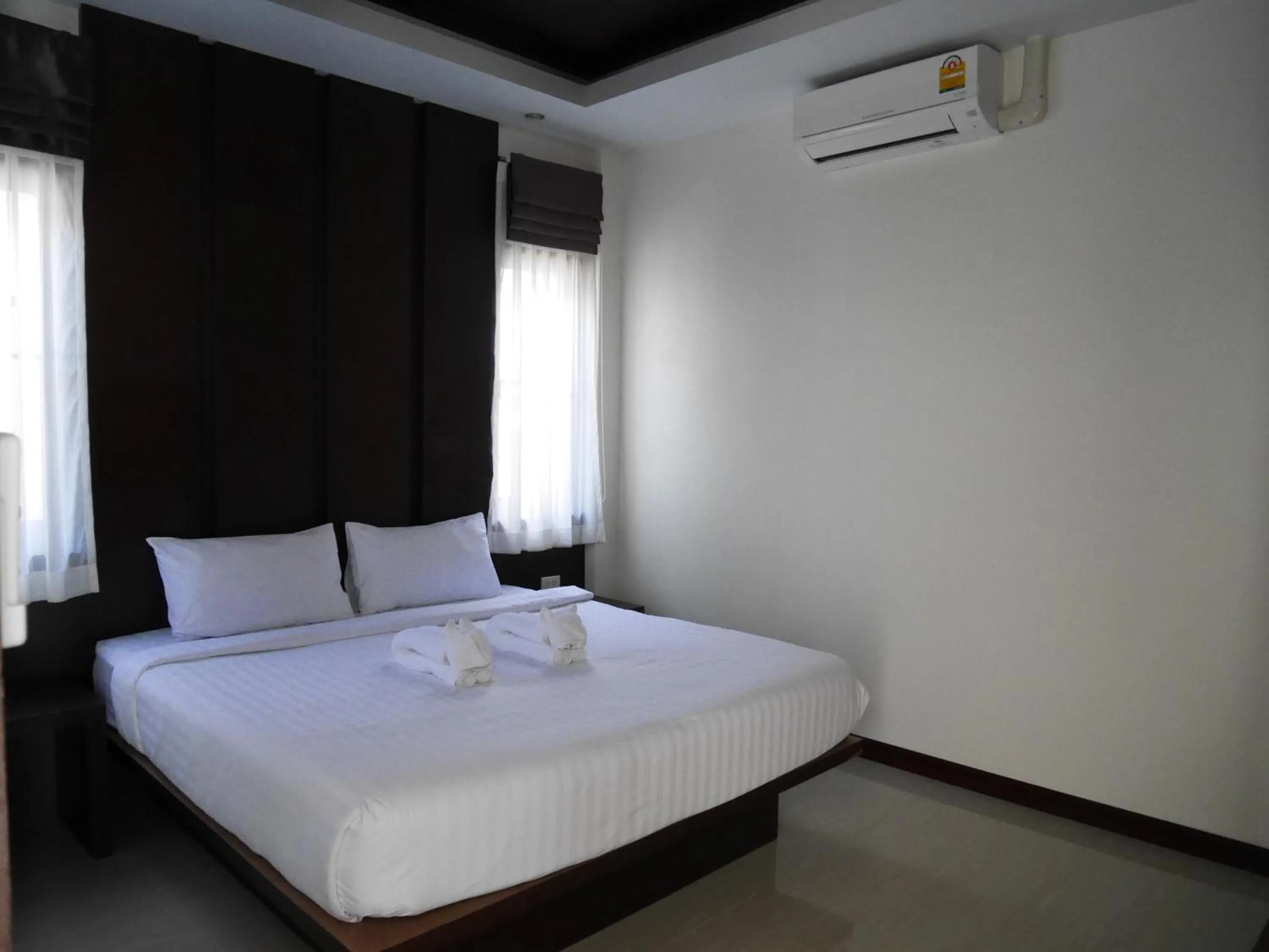 Bed in Aonang Oscar Pool Villas - Free Shuttle to Aonang Beach -shared pool - private pool