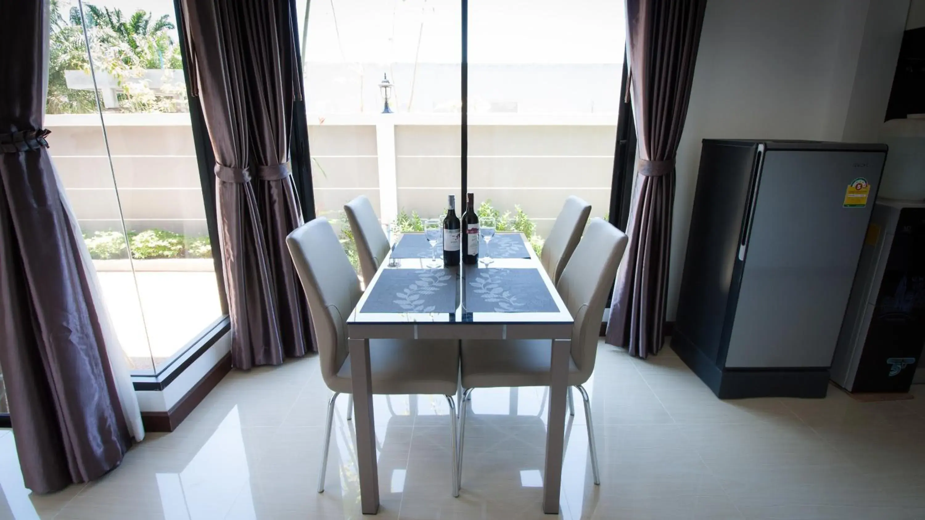 Restaurant/places to eat in Aonang Oscar Pool Villas - Free Shuttle to Aonang Beach -shared pool - private pool Restaurant/places to eat in Aonang Oscar Pool Villas - Free Shuttle to Aonang Beach -shared pool - private pool