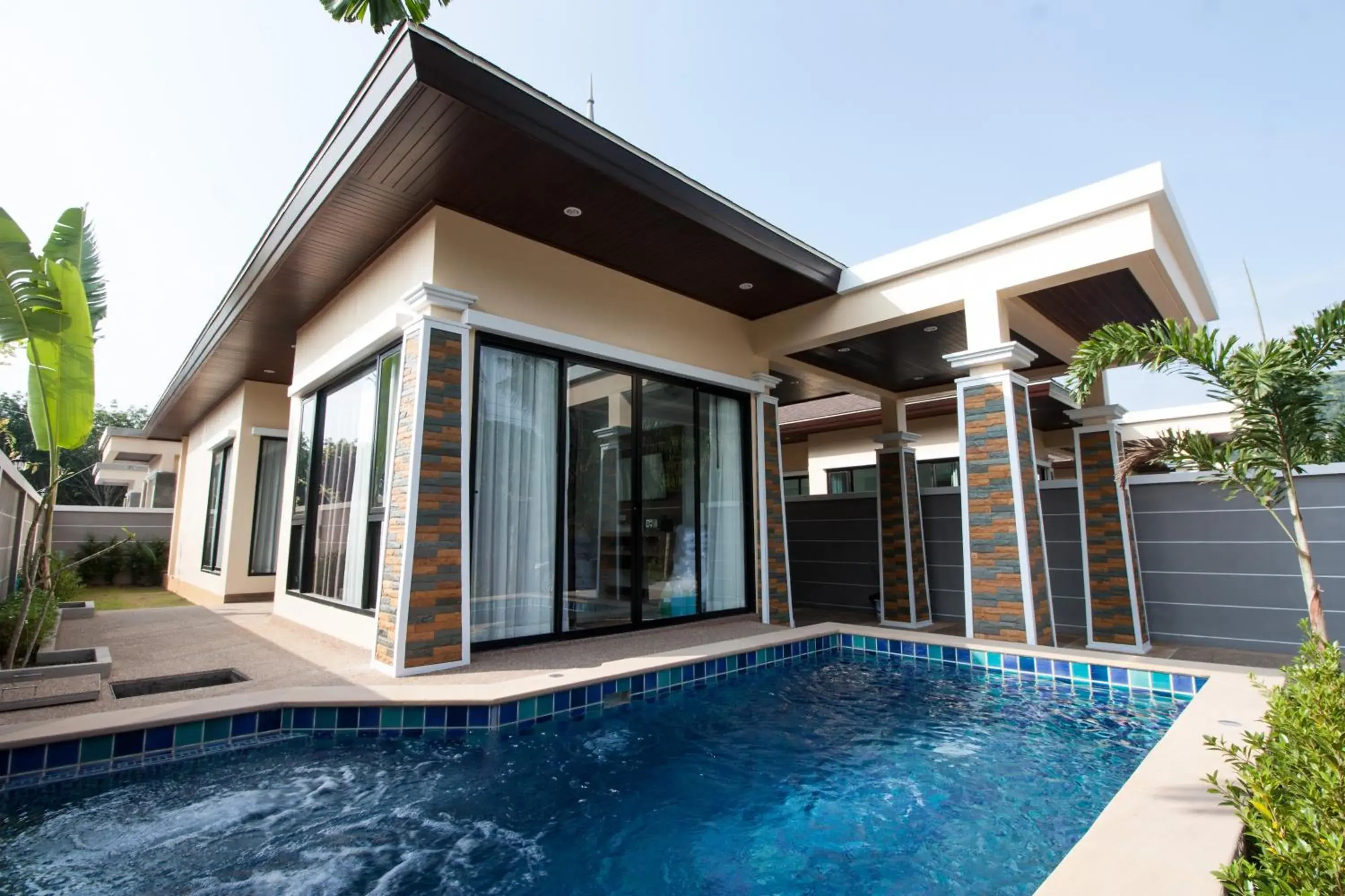 Property building in Aonang Oscar Pool Villas - Free Shuttle to Aonang Beach -shared pool - private pool Property building in Aonang Oscar Pool Villas - Free Shuttle to Aonang Beach -shared pool - private pool
