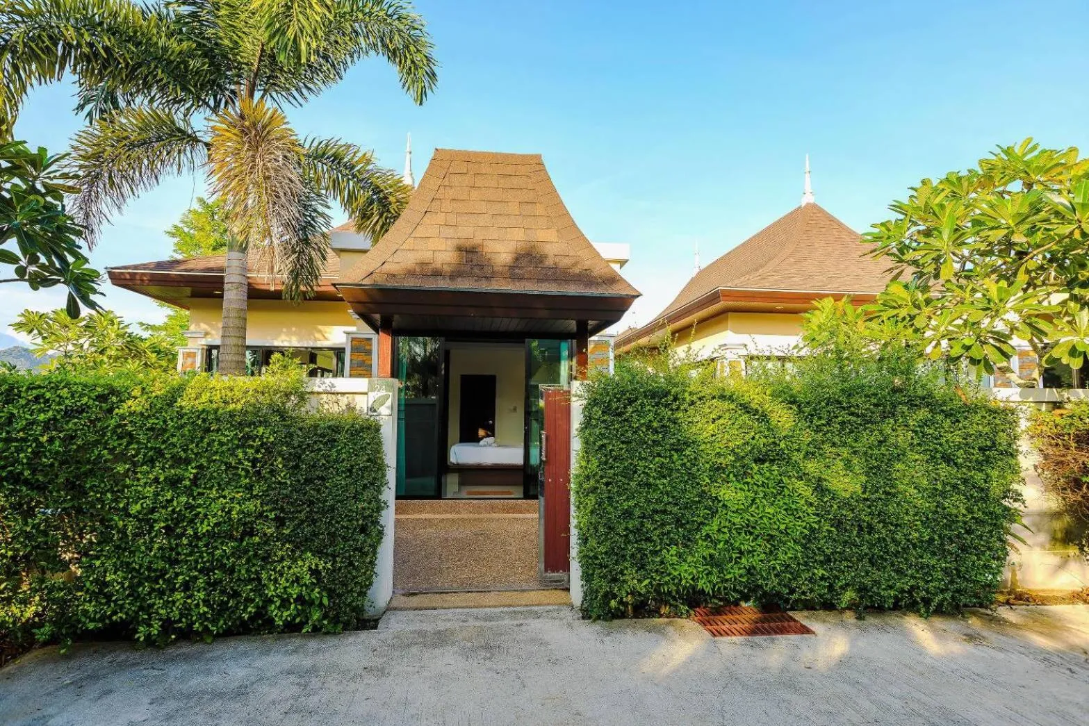 Property building in Aonang Oscar Pool Villas - Free Shuttle to Aonang Beach -shared pool - private pool