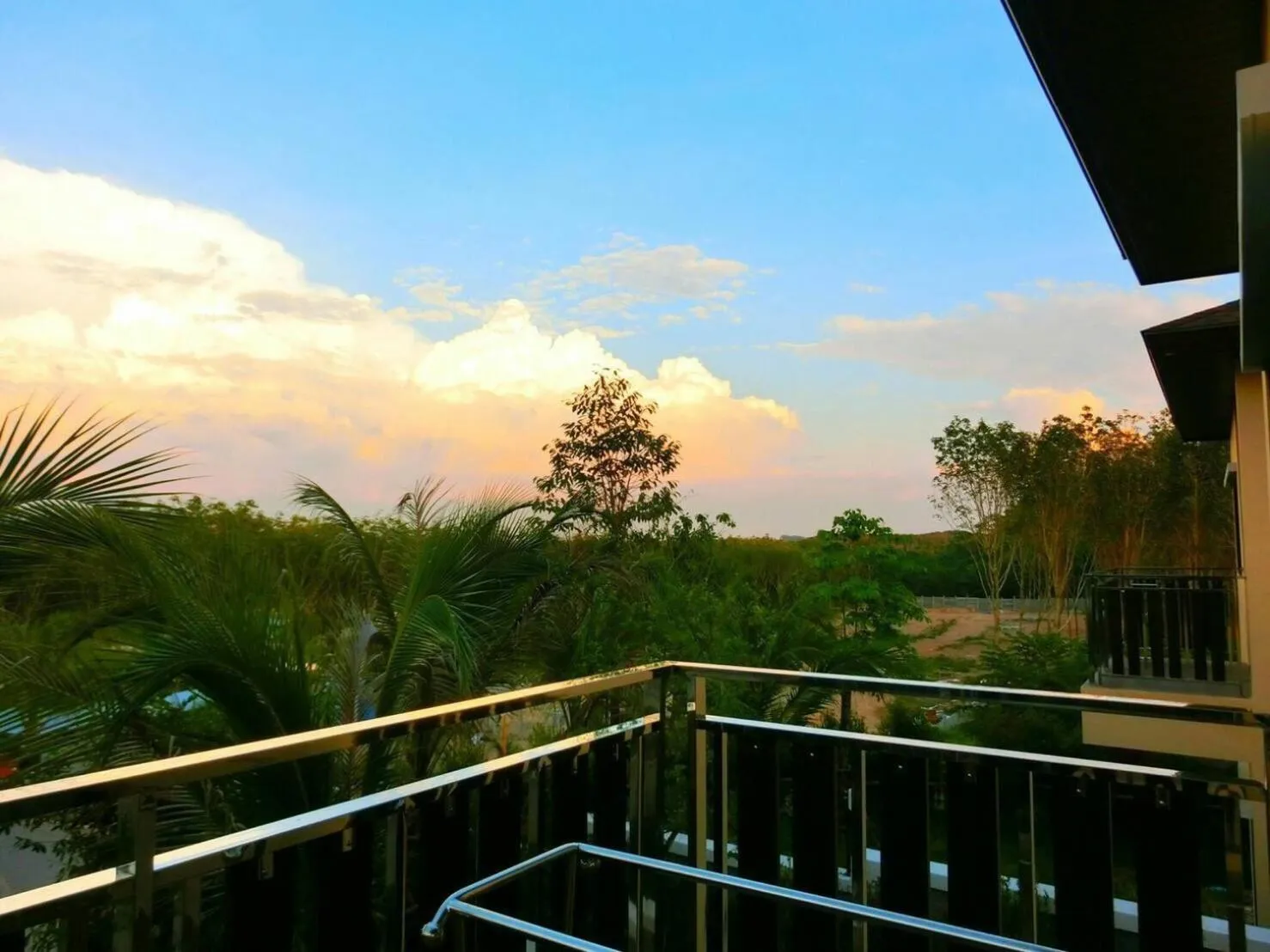 Balcony/Terrace in Aonang Oscar Pool Villas - Free Shuttle to Aonang Beach -shared pool - private pool