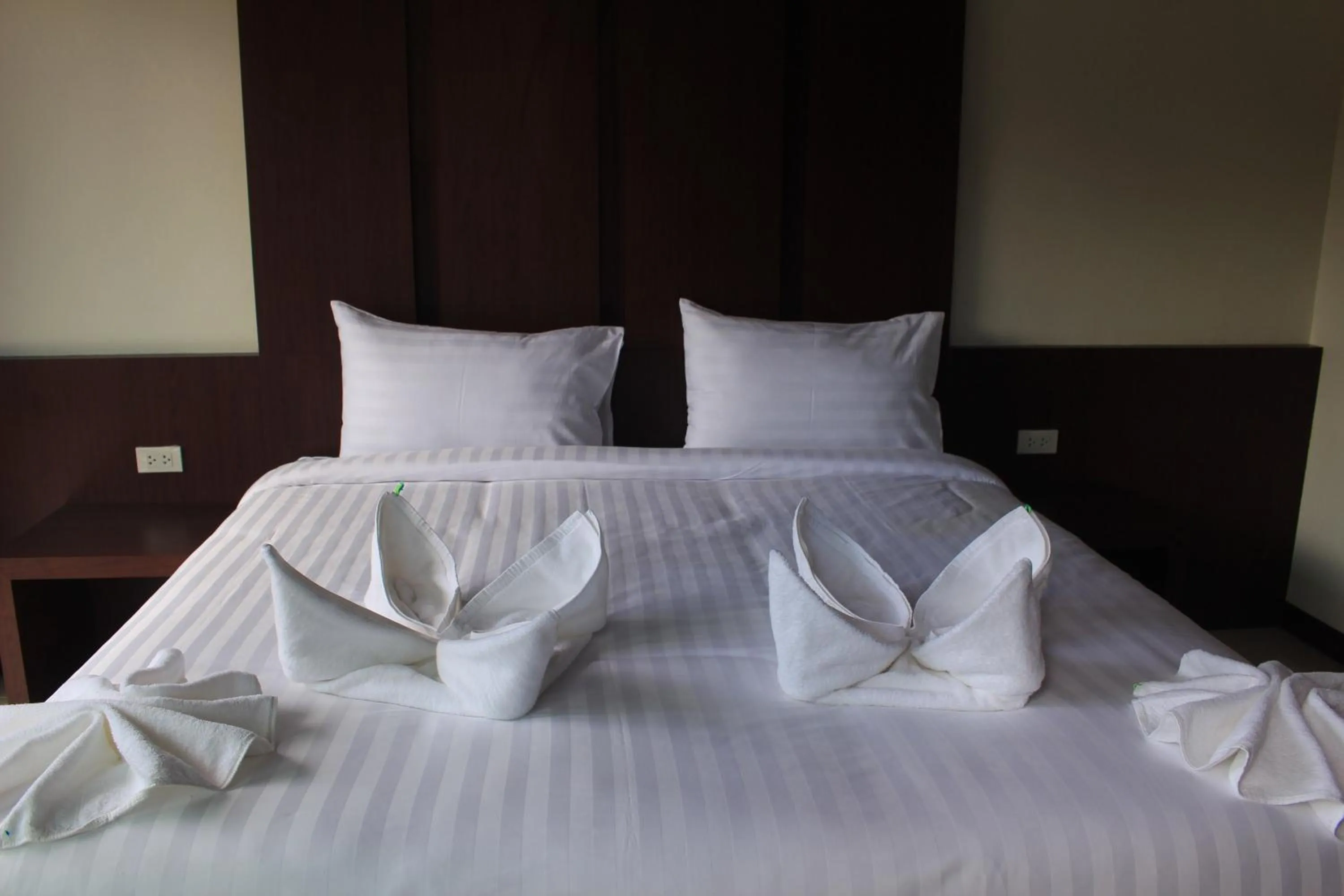 Bed in Aonang Oscar Pool Villas - Free Shuttle to Aonang Beach -shared pool - private pool