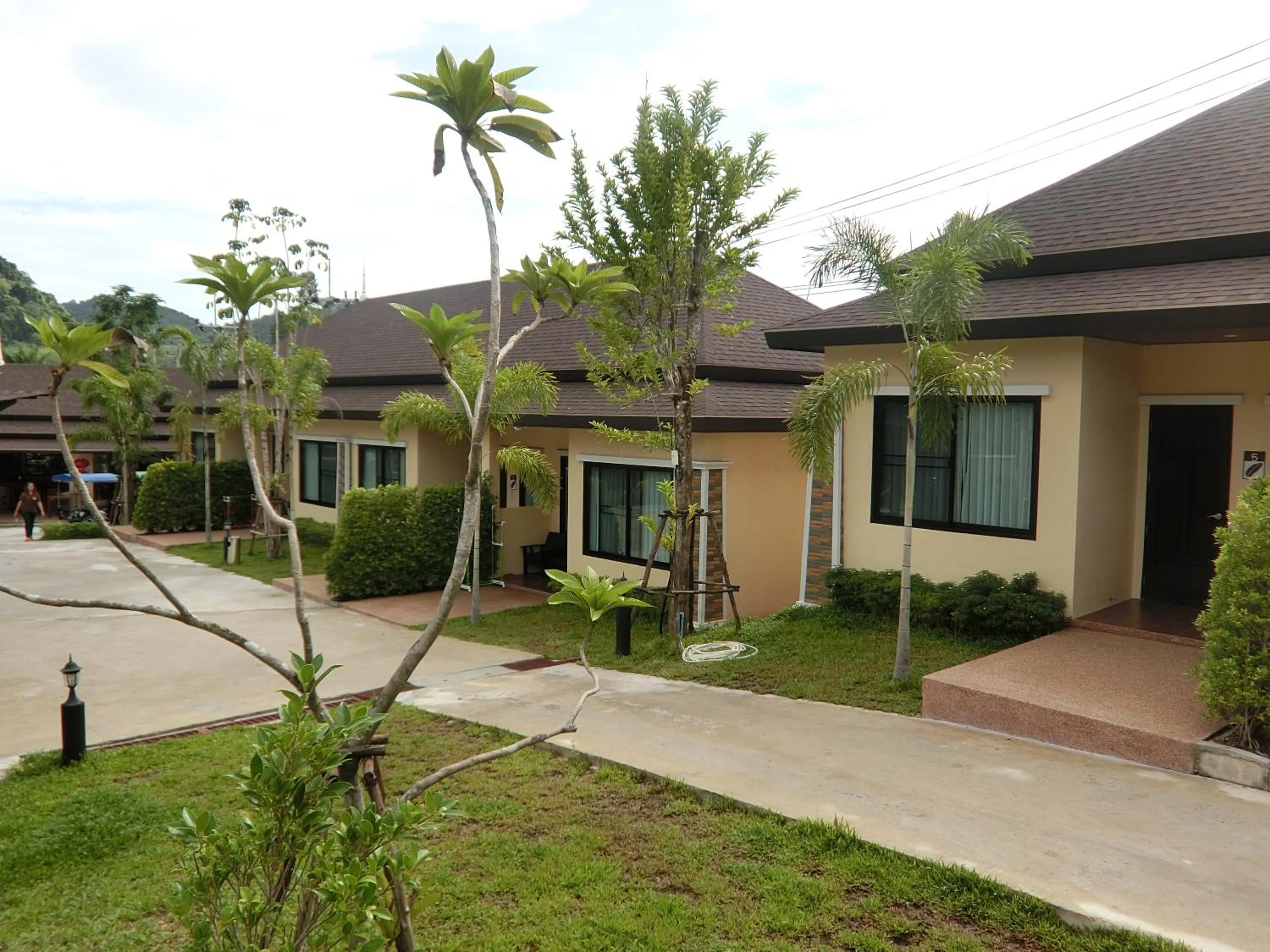 Garden in Aonang Oscar Pool Villas - Free Shuttle to Aonang Beach -shared pool - private pool